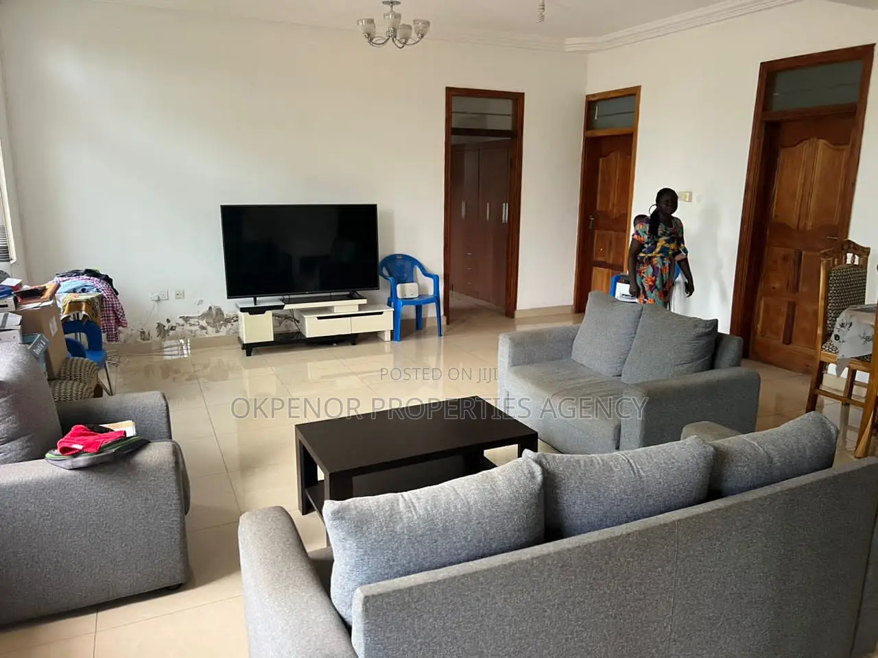11bdrm House in Com10, Tema Metropolitan for sale