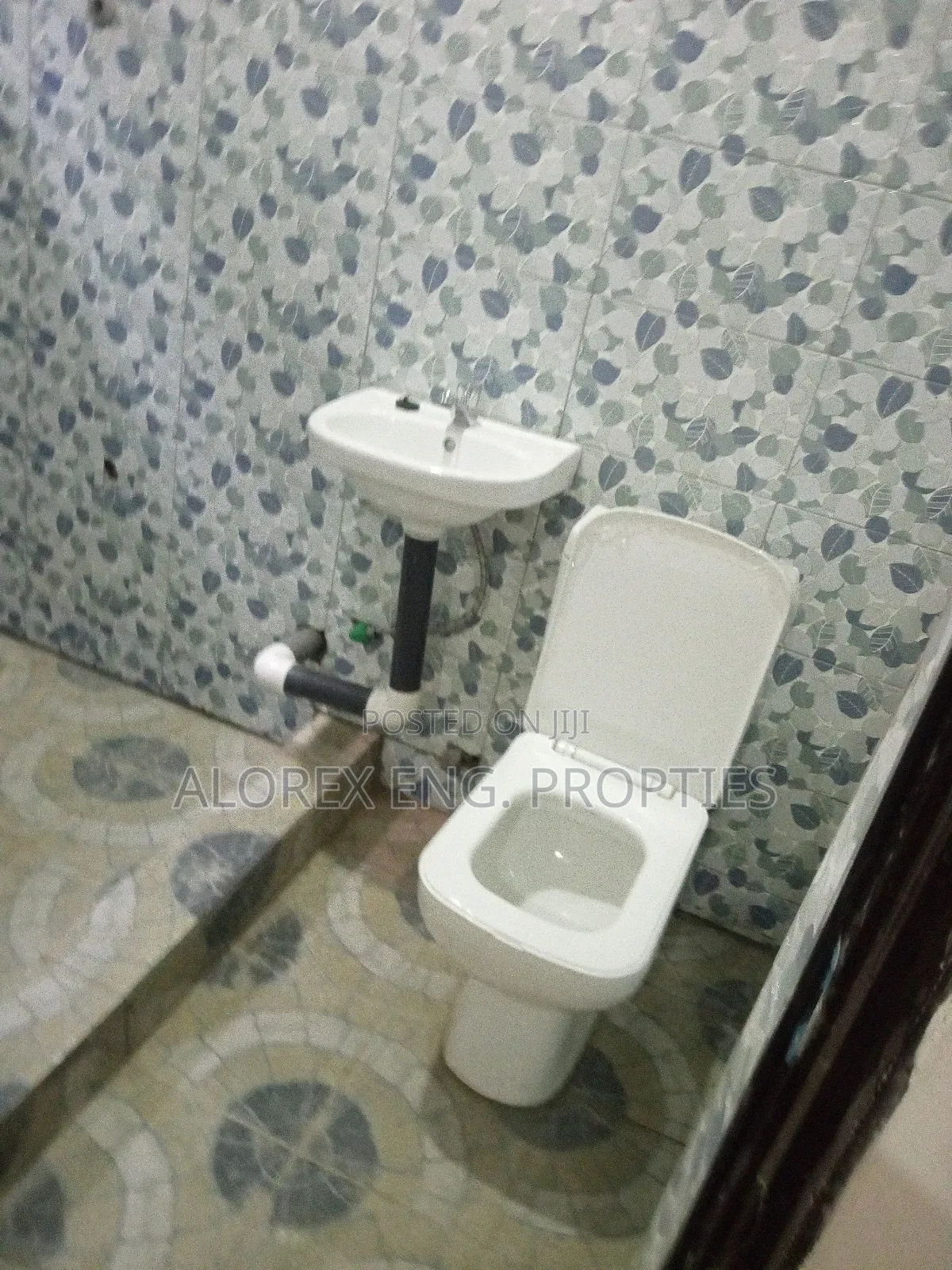 3bdrm House In Amrahia, Adenta For Sale