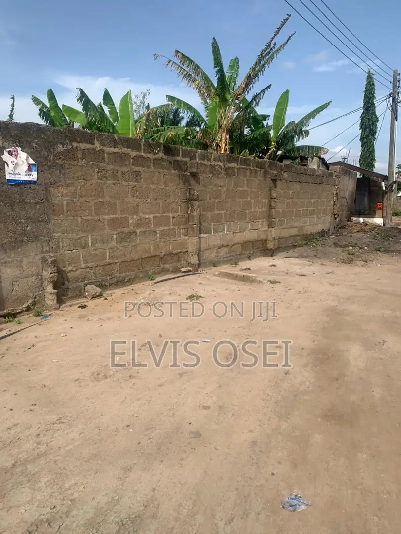 4bdrm House in Pqlace Mall Weija, Accra Metropolitan for sale