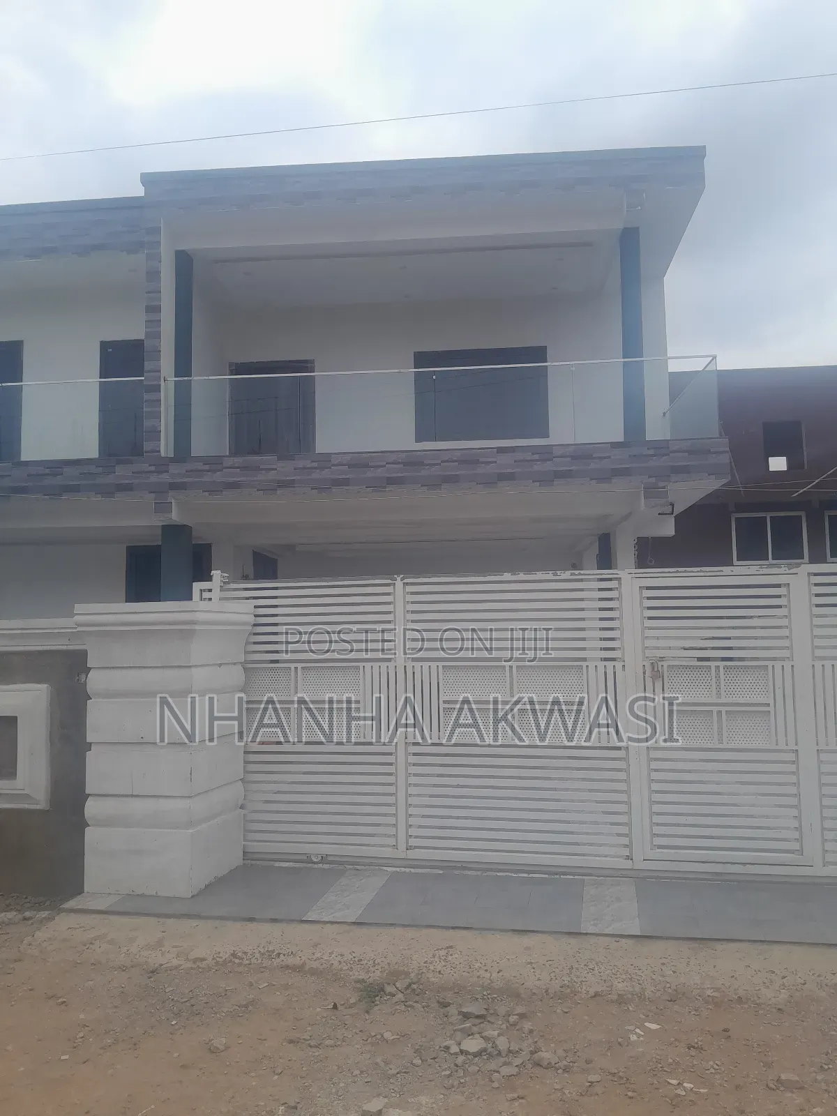 5bdrm House in Lashibi, Tema Metropolitan for sale