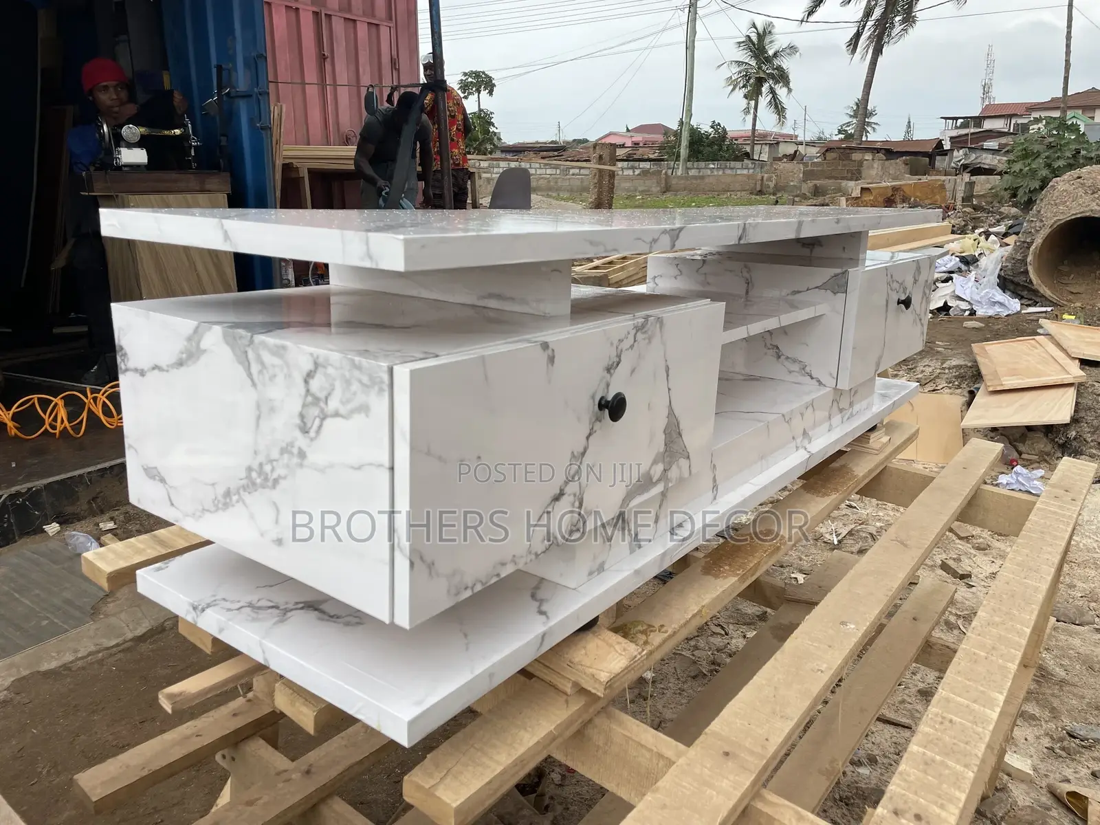 5 Feet Long TV Stand, for 32-80 Inches With Free Delivery