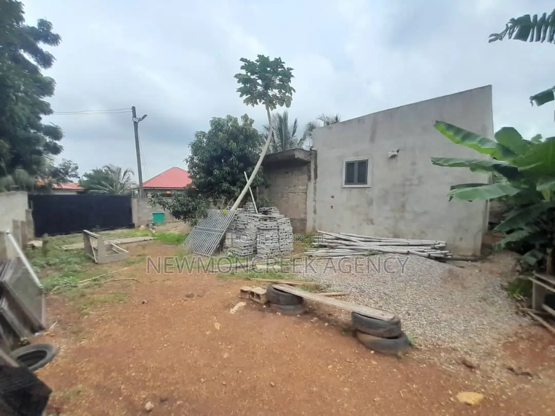 4bdrm Duplex in Dodowa Hospital, Accra Metropolitan for sale