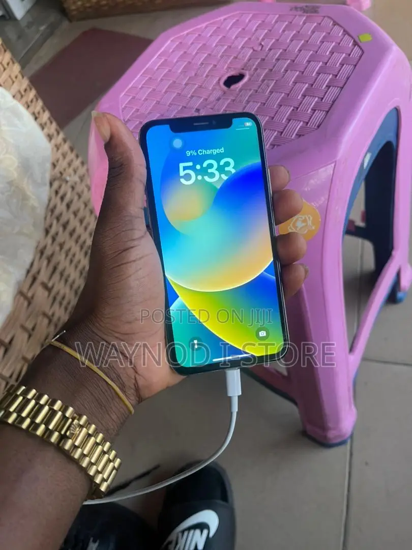 Apple iPhone X 64 GB White