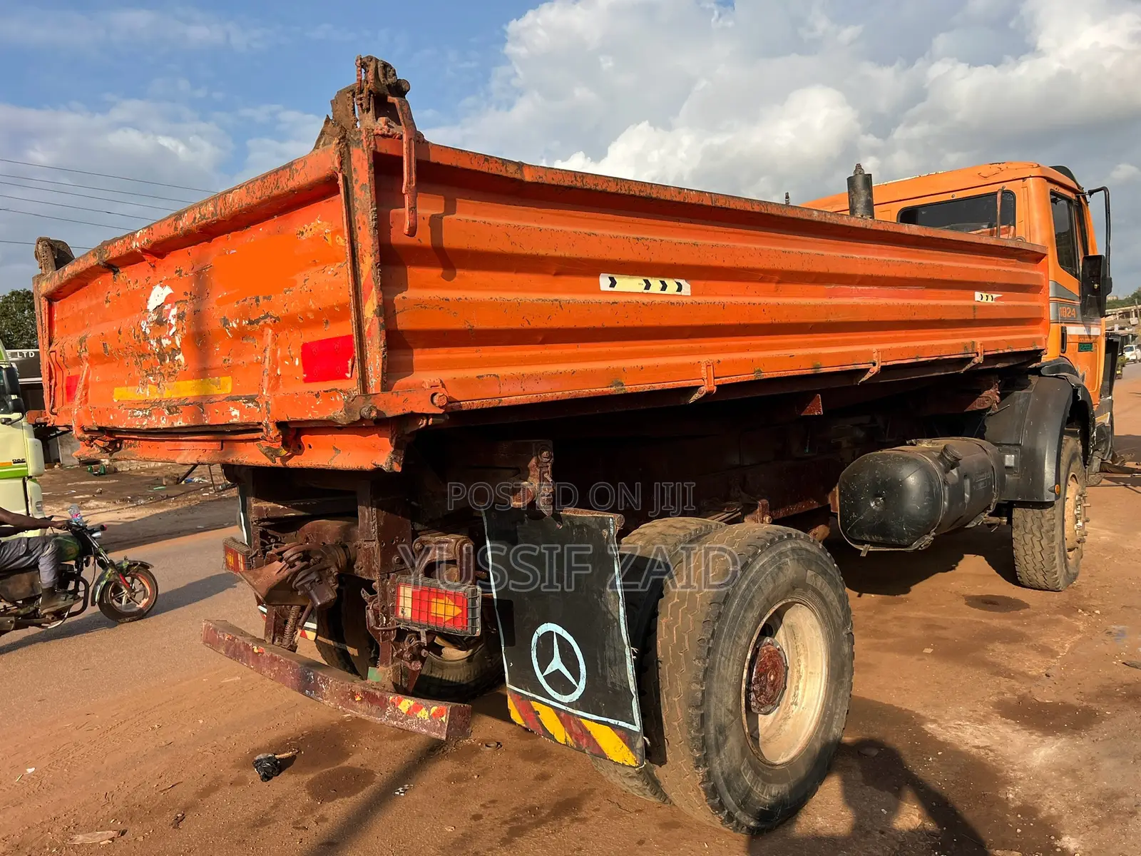 Mercedes Benz Dump Truck 4*4
