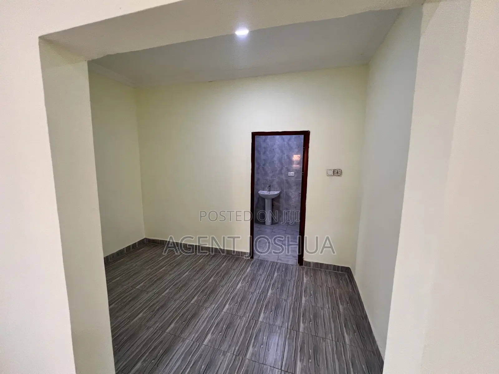 4bdrm House in Justice Tawiah, Spintex for sale