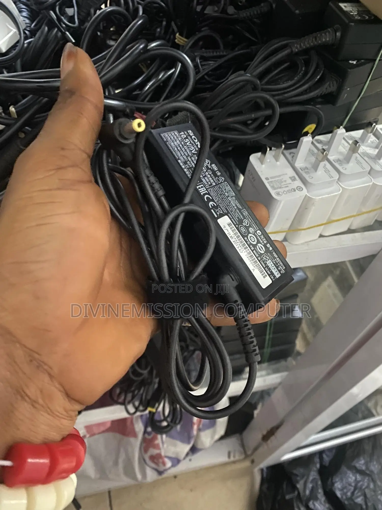Uk Used Sony Laptop Charger 10.5v