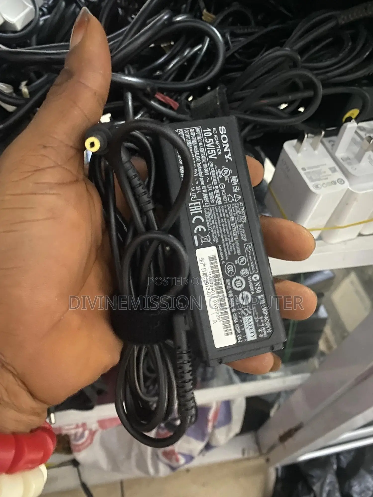 Uk Used Sony Laptop Charger 10.5v