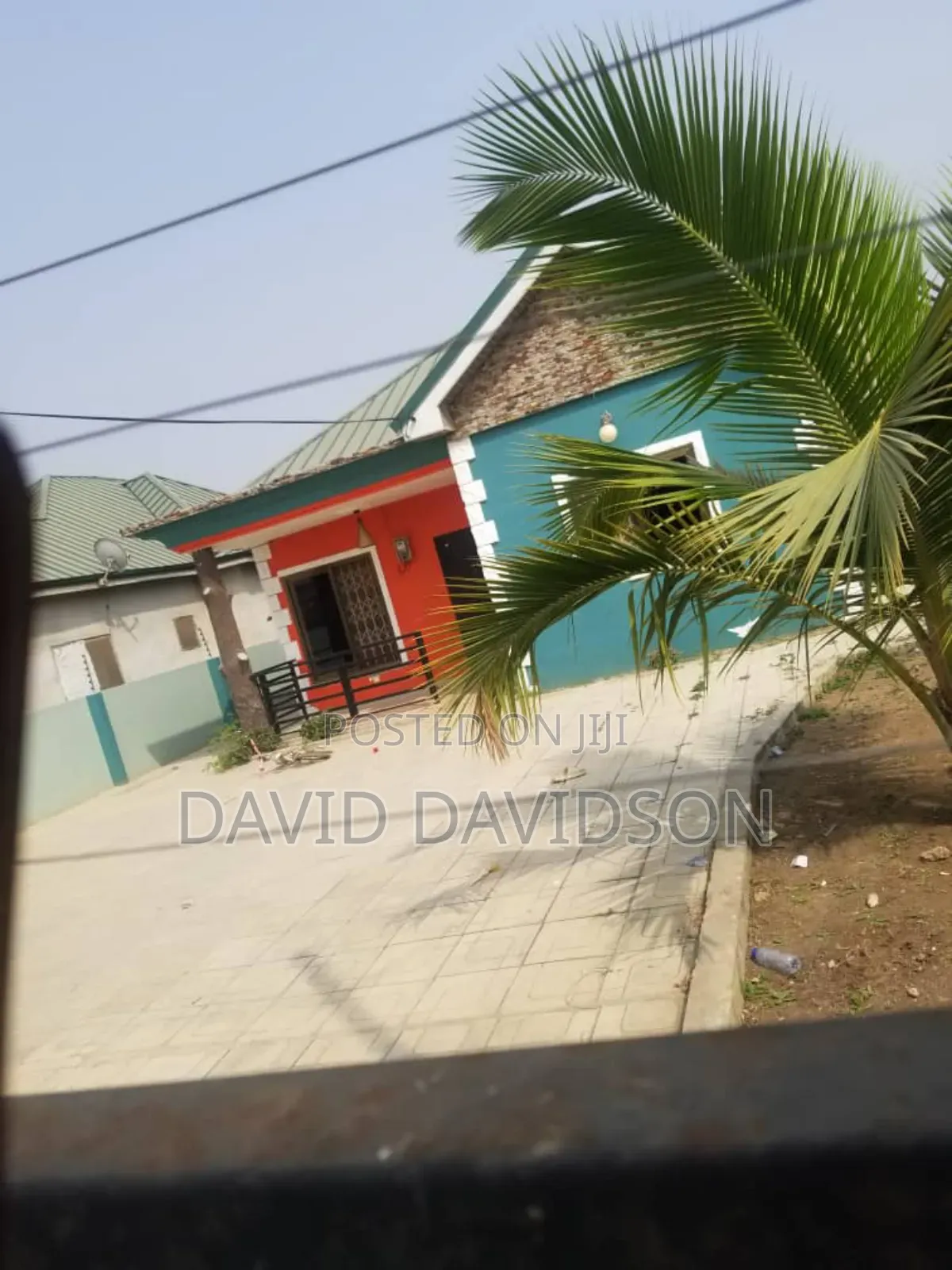 3bdrm Mansion in 3 Bedroom House, Tema Metropolitan for sale