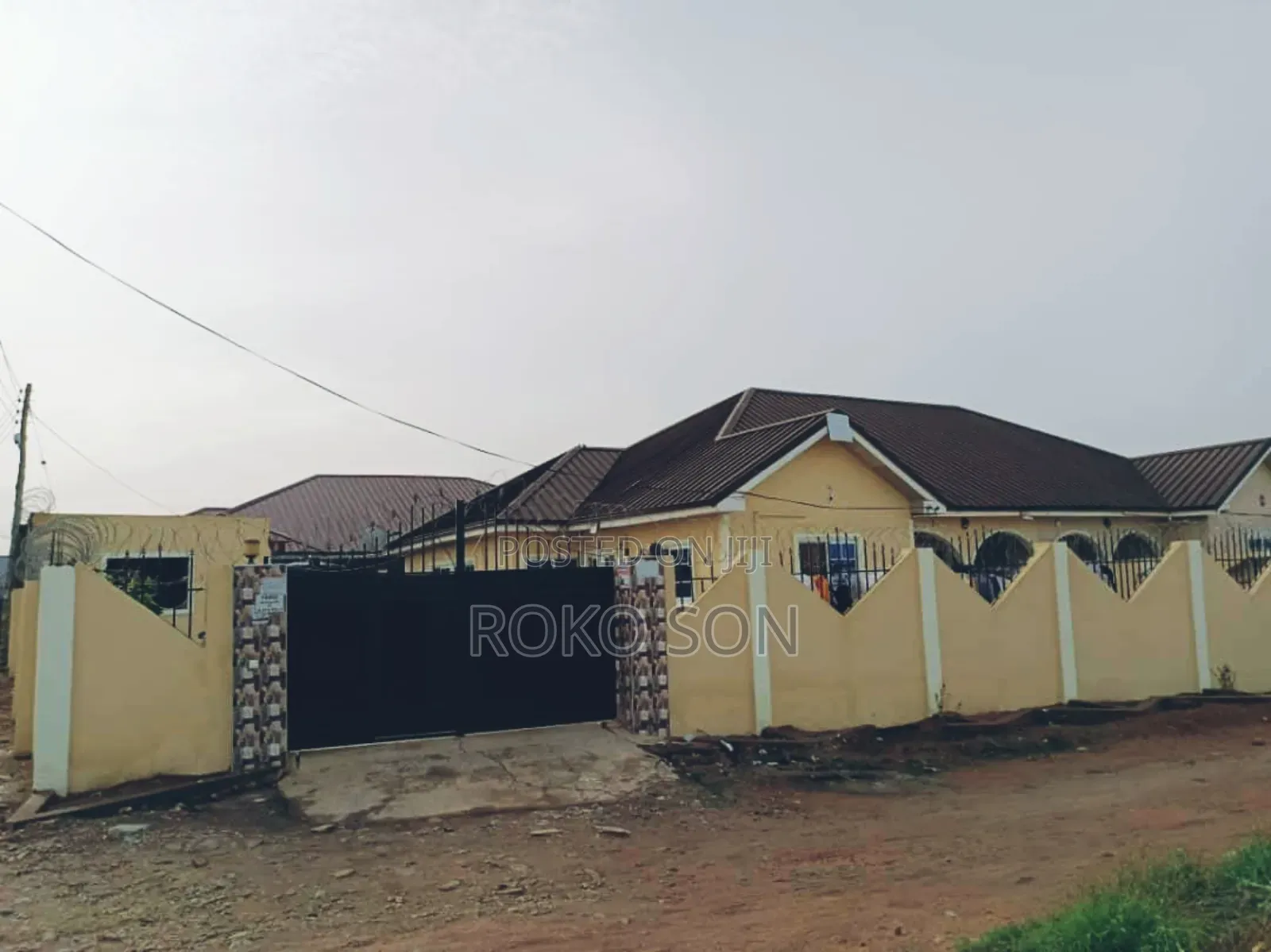 5bdrm House in Dr Roko, Amasaman for sale