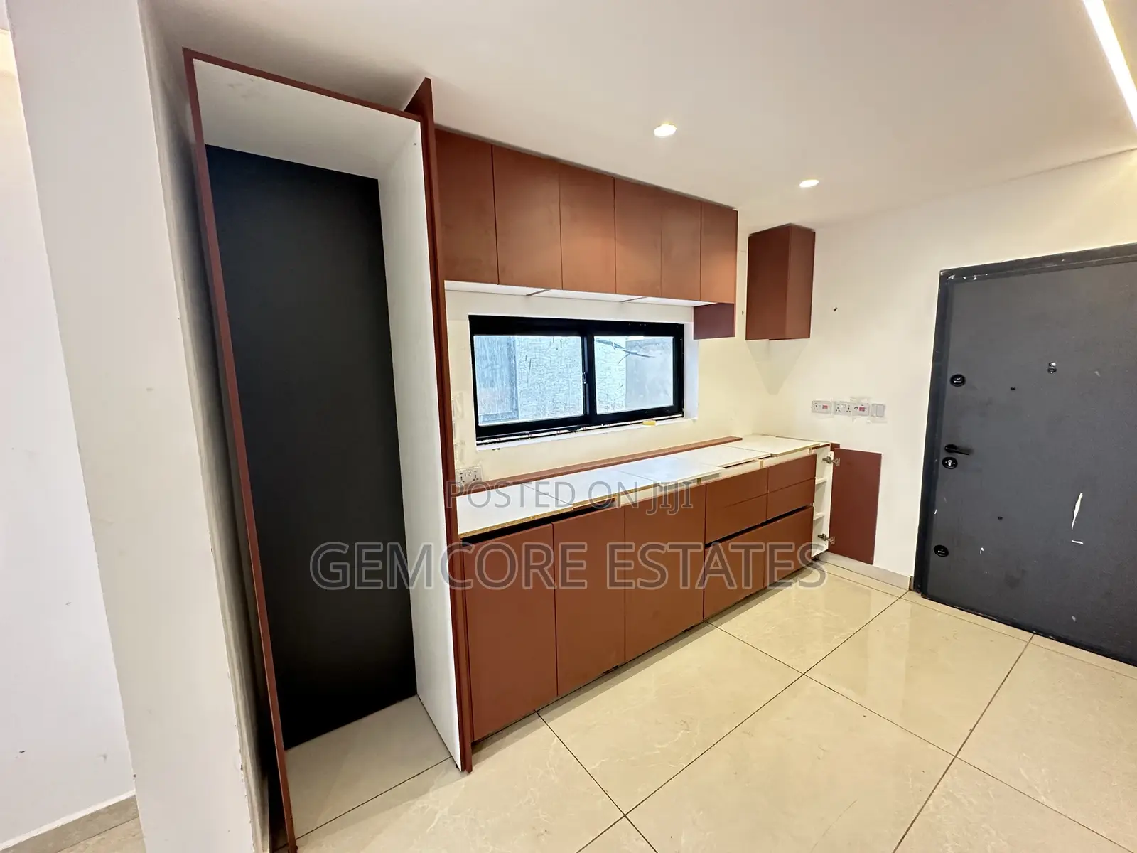 3bdrm Townhouse/Terrace in Puregem Realty, Ashaley Botwe for sale