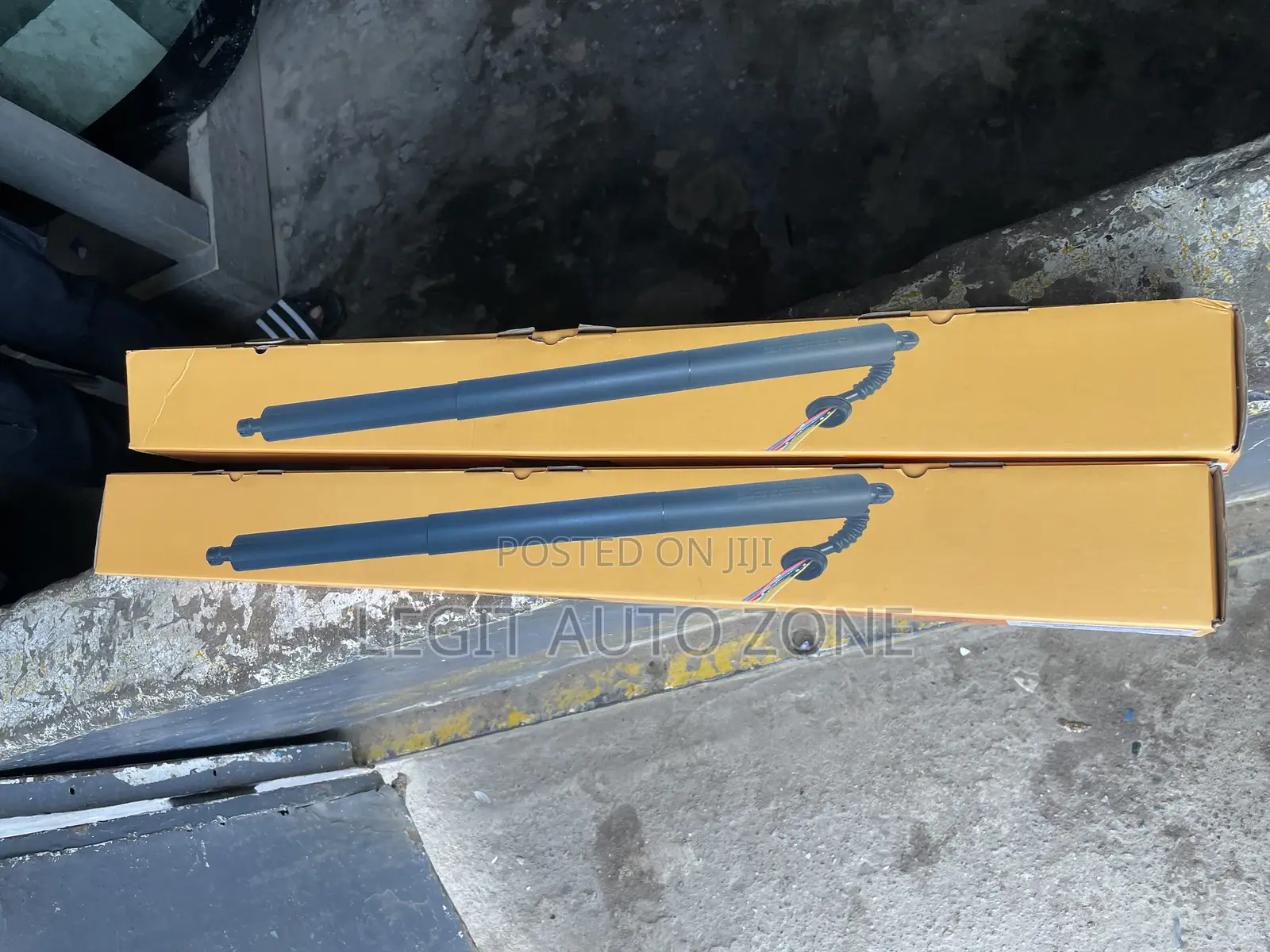 Lexus RX 350 Electronic Boot Shocks