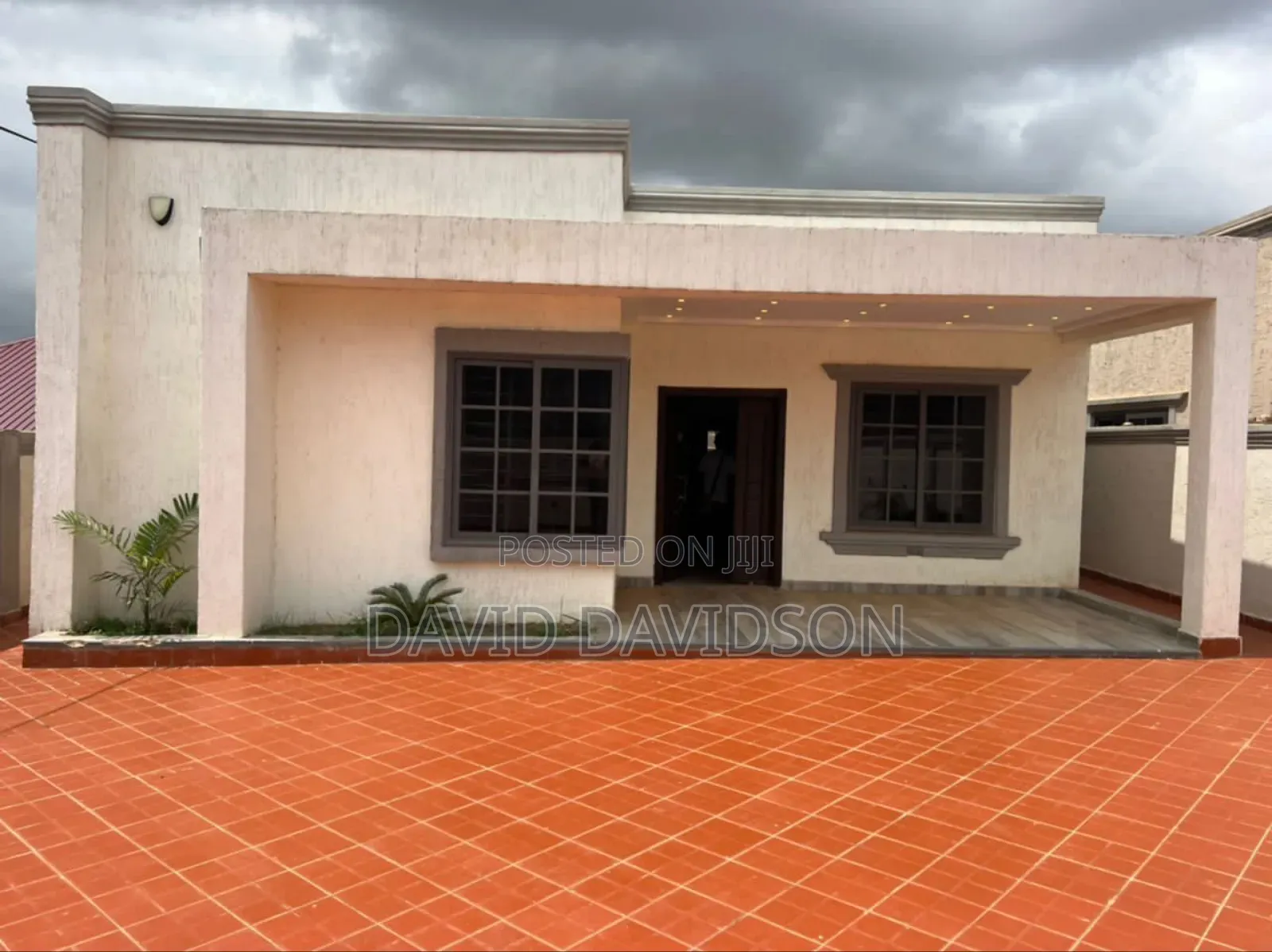 3bdrm House in 3 Bedroom House, Tema Metropolitan for sale
