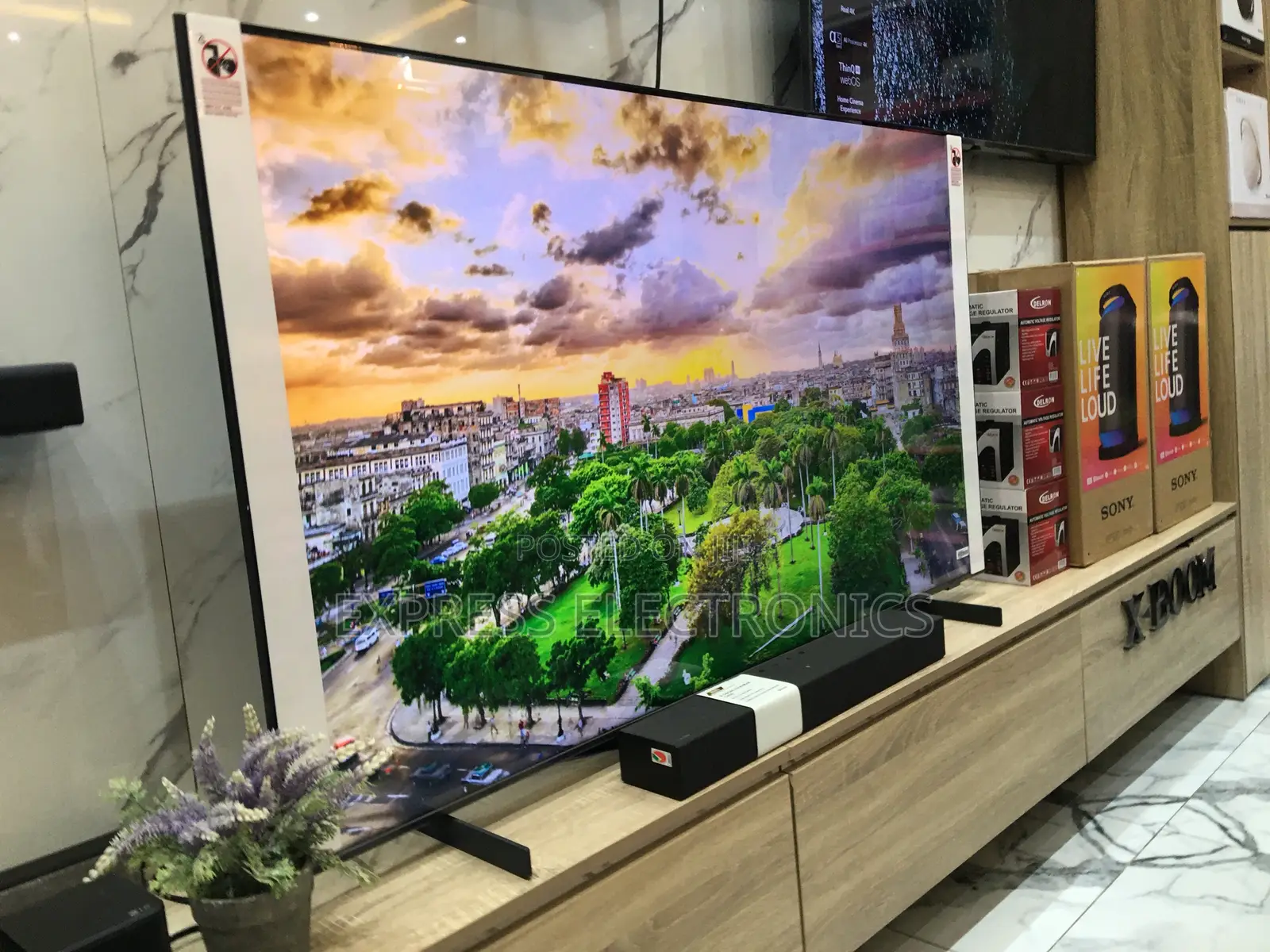 65cu7000 UHD Smart Samsung Slim Television