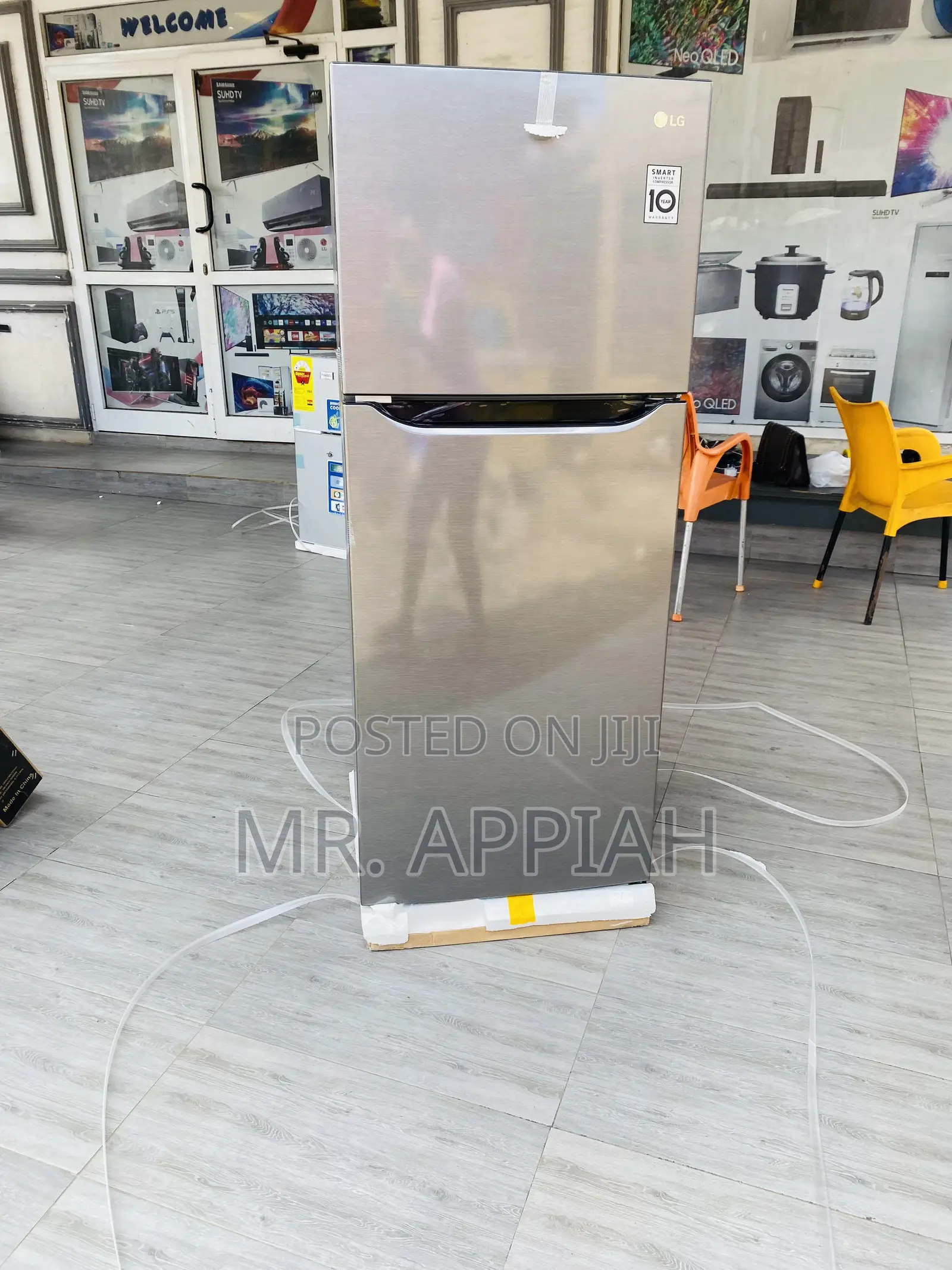 Brand New LG GN-B202SQBB 187L Double Door Fridge.