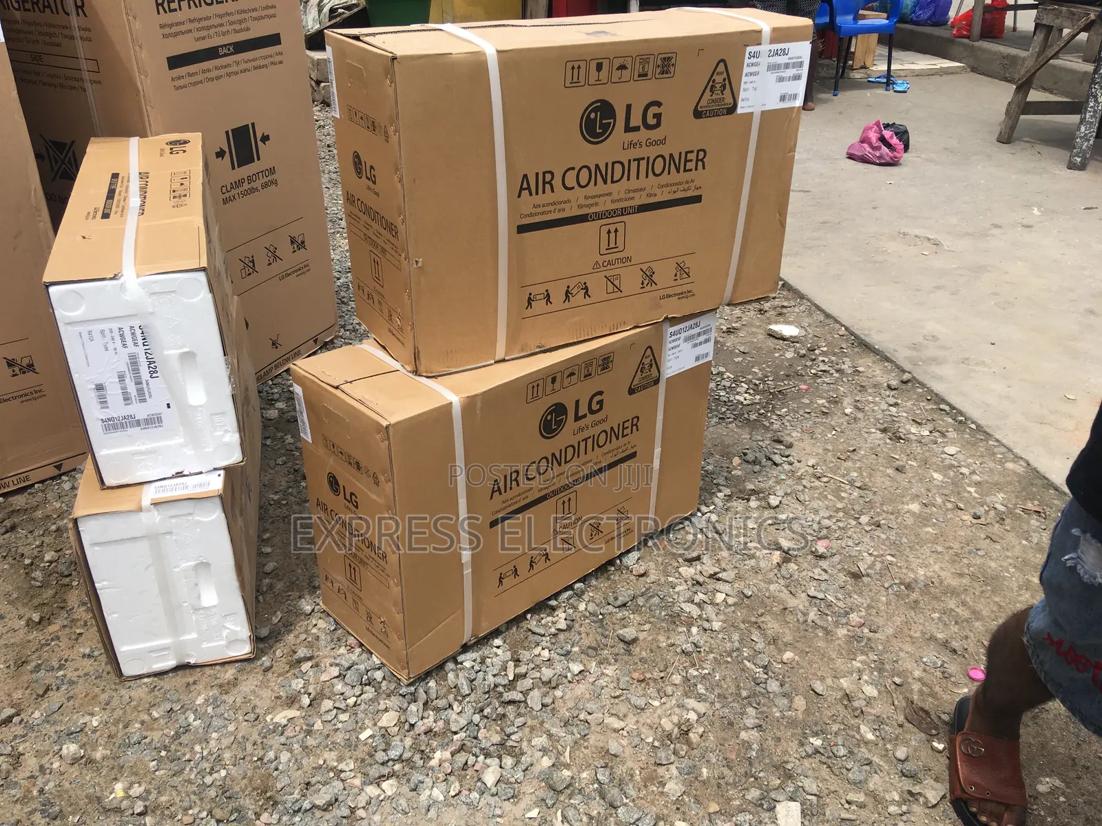 Self - Clean Dual Inverter Air Conditioner LG 1.5hp.
