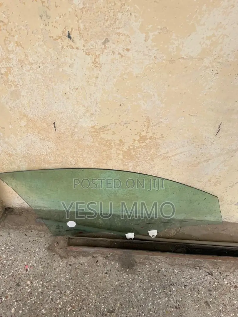 CR-V Door Glass