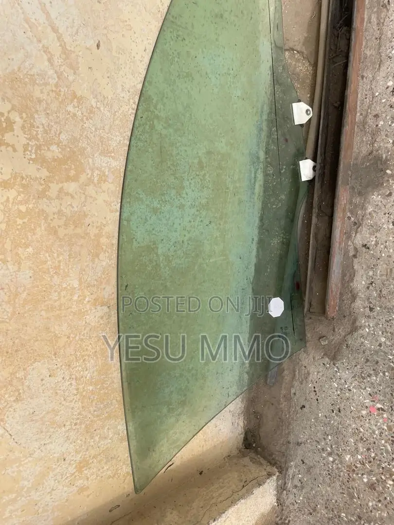CR-V Door Glass