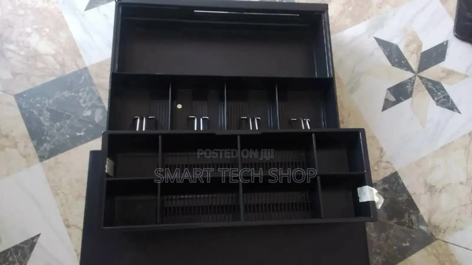 Steel Cashdrawer 12v Auto Open . 4 Notes and 8 Coins