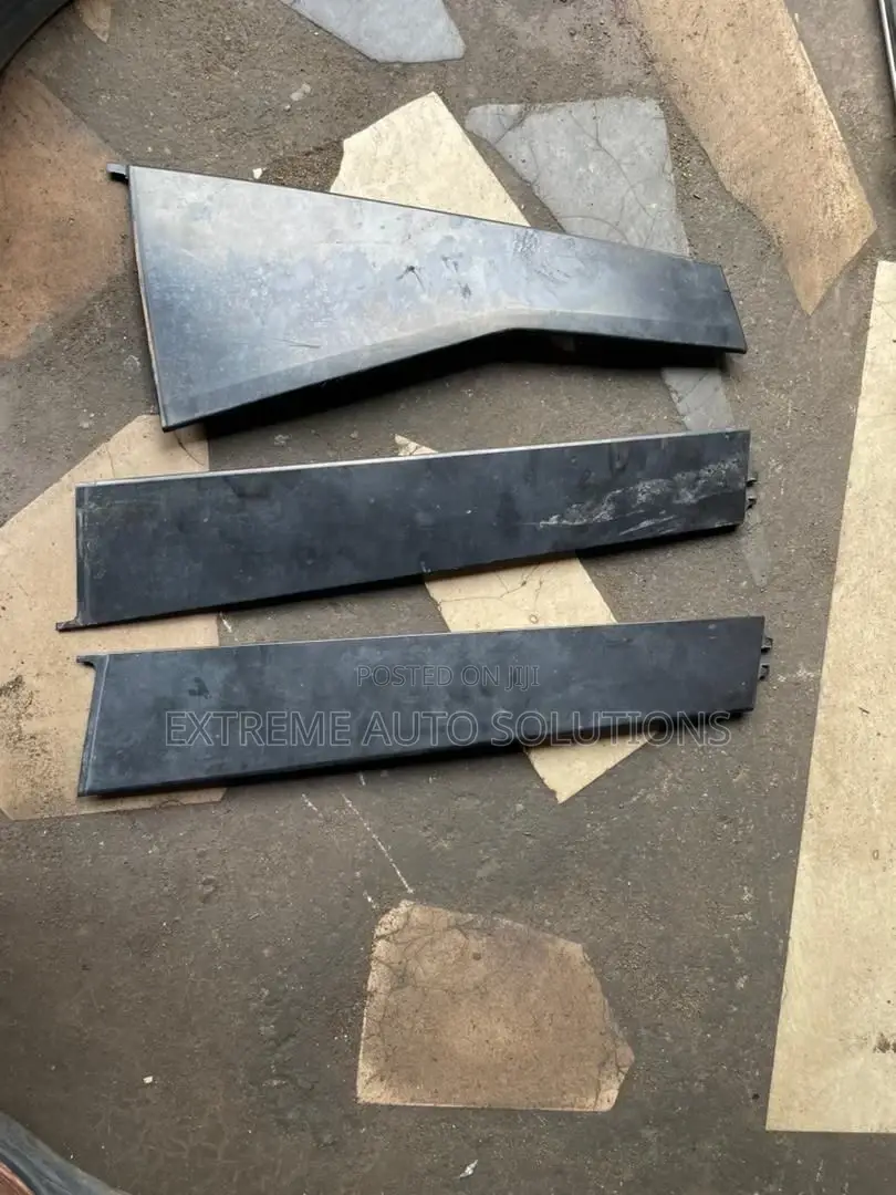 Honda CR-V 2018 Side Door Garnish