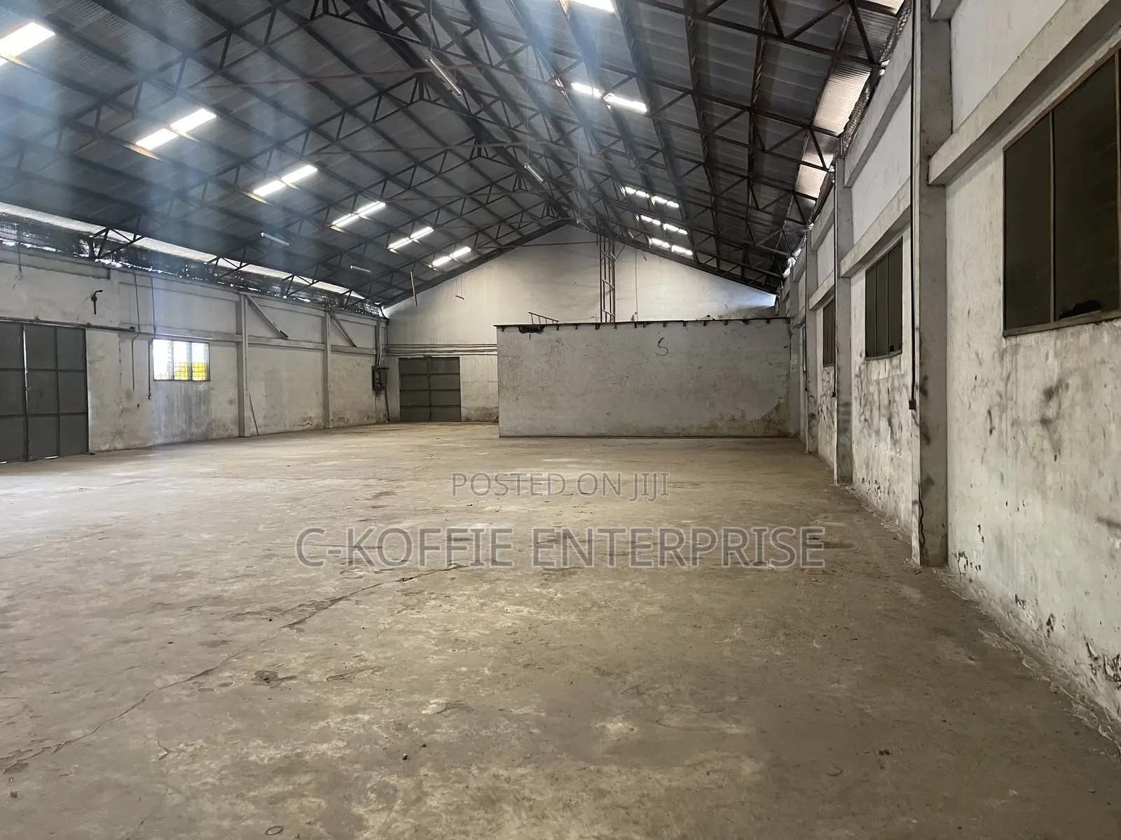 1200 SQM at Graphic Road for Rent