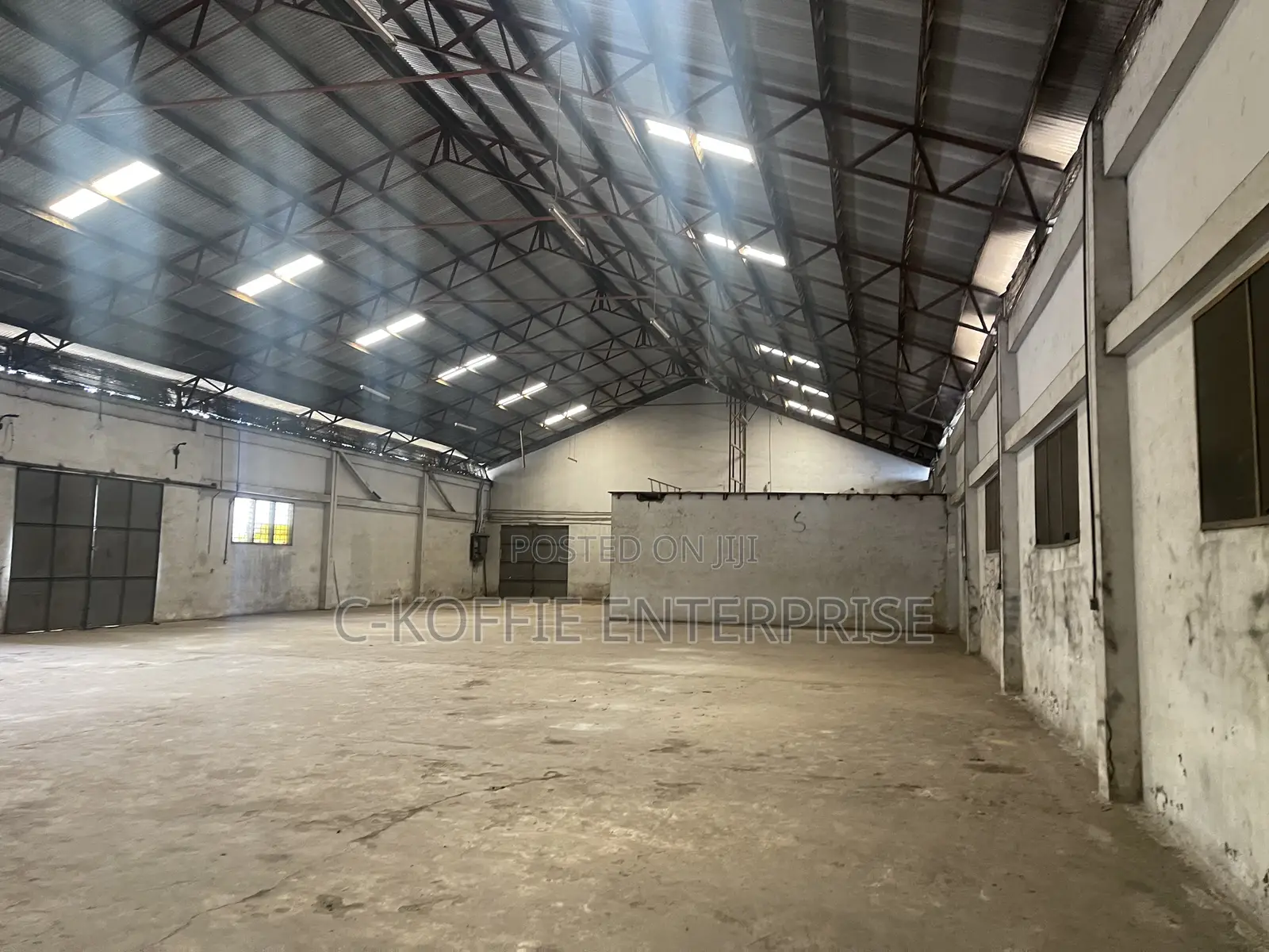 1200 SQM at Graphic Road for Rent