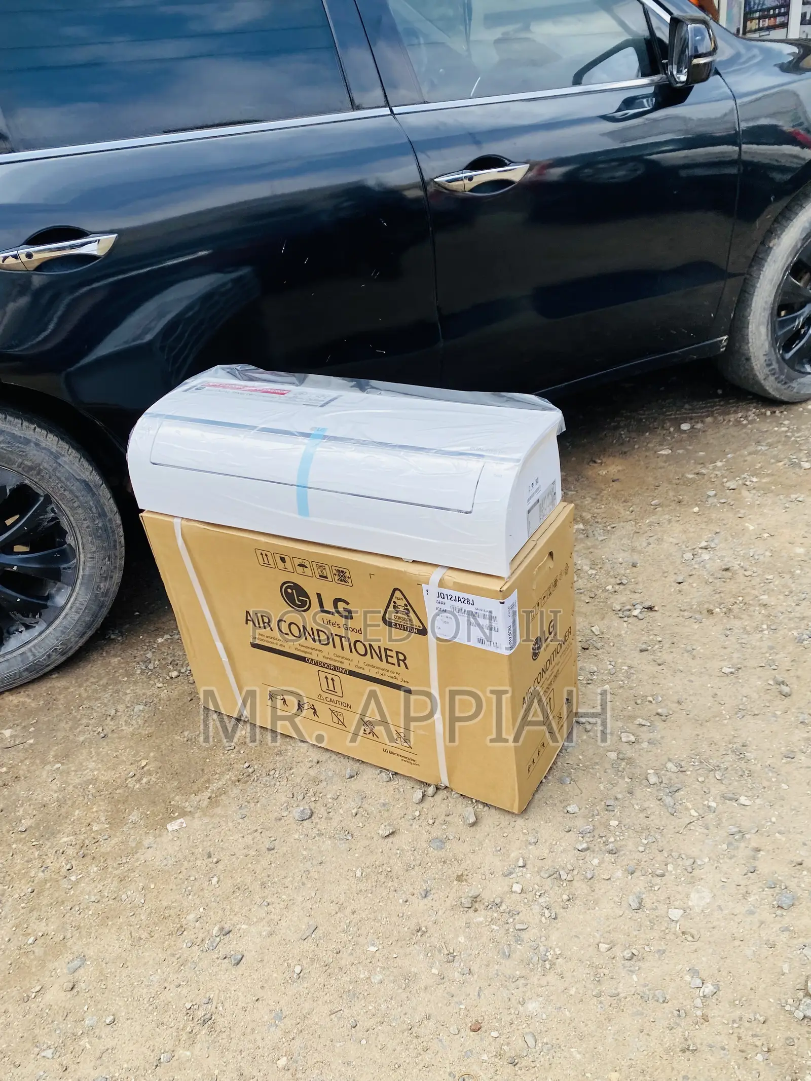 Uniquely Designed LG 1.5hp Dual Inverter Air Conditioner.