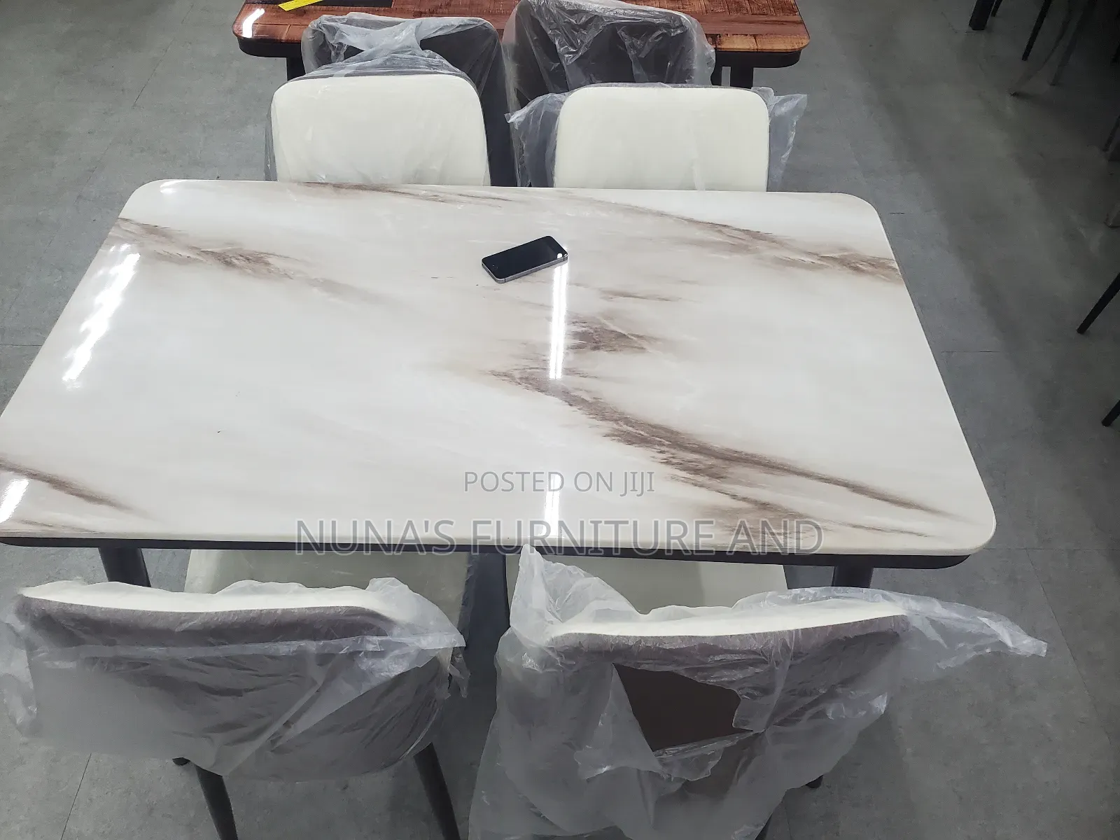 Dinnin Table