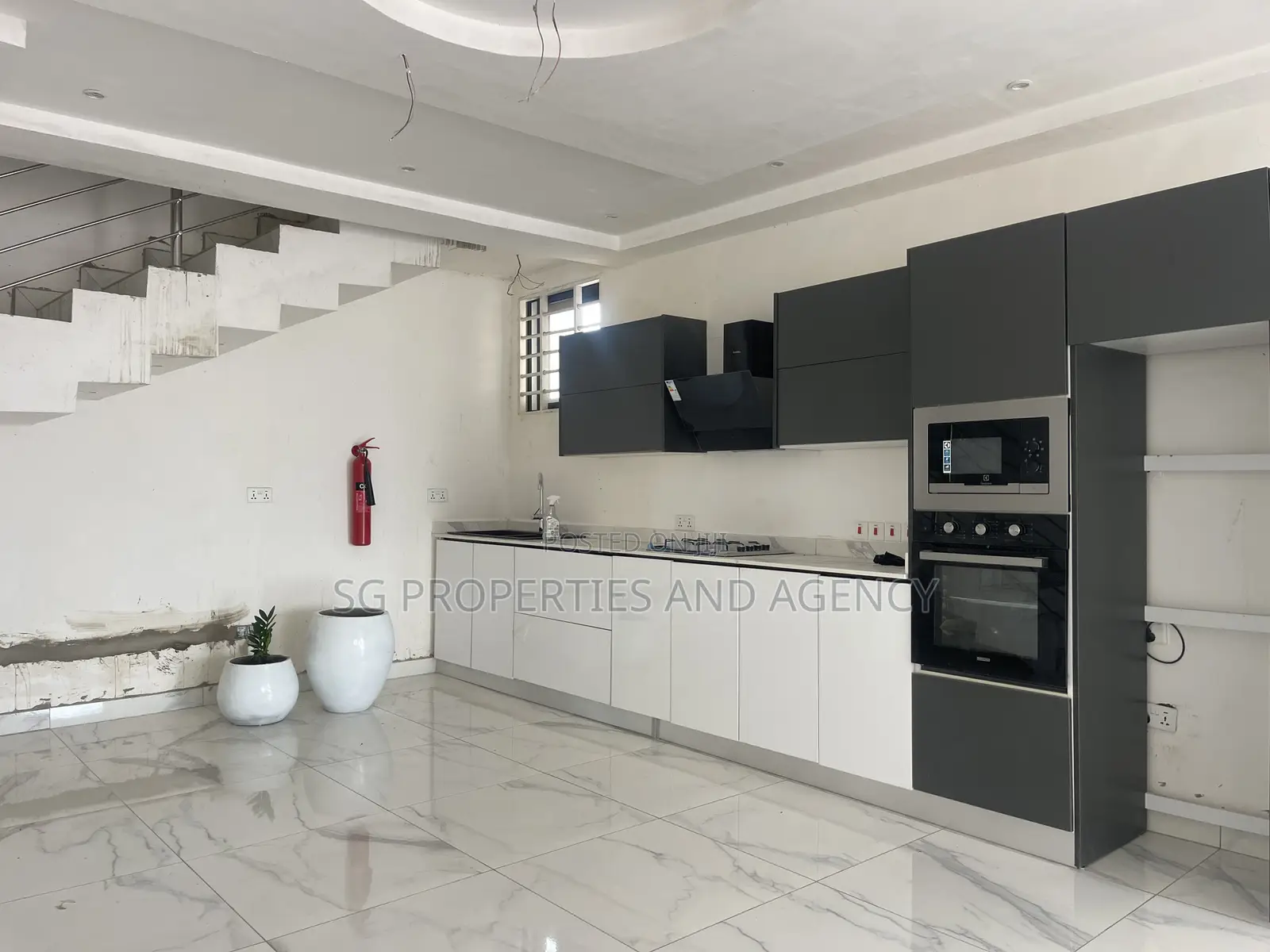 2bdrm Townhouse / Terrace in Lashibi, Spintex for rent
