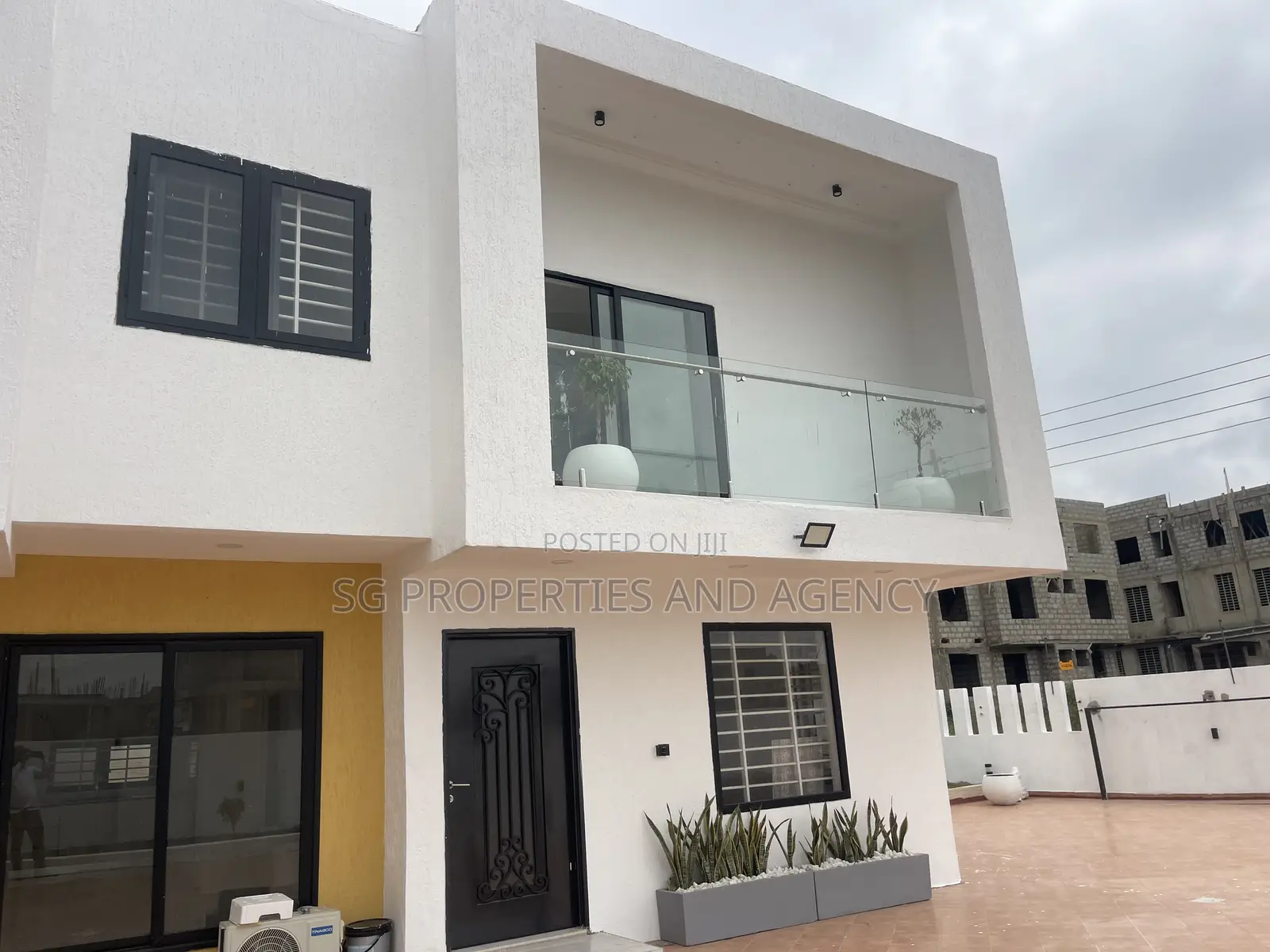 2bdrm Townhouse / Terrace in Lashibi, Spintex for rent