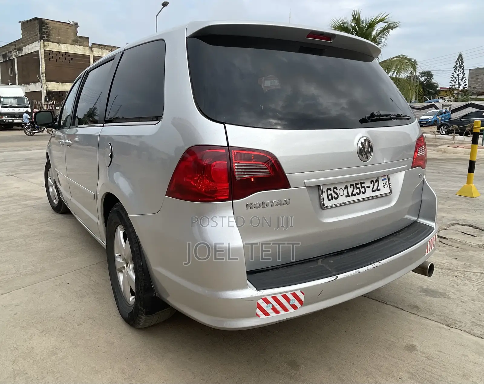 Volkswagen Routan 2011 Silver