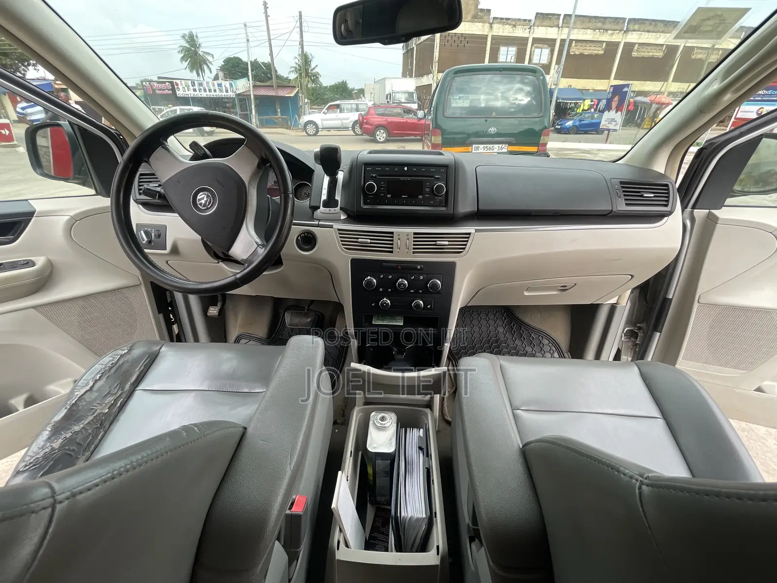 Volkswagen Routan 2011 Silver