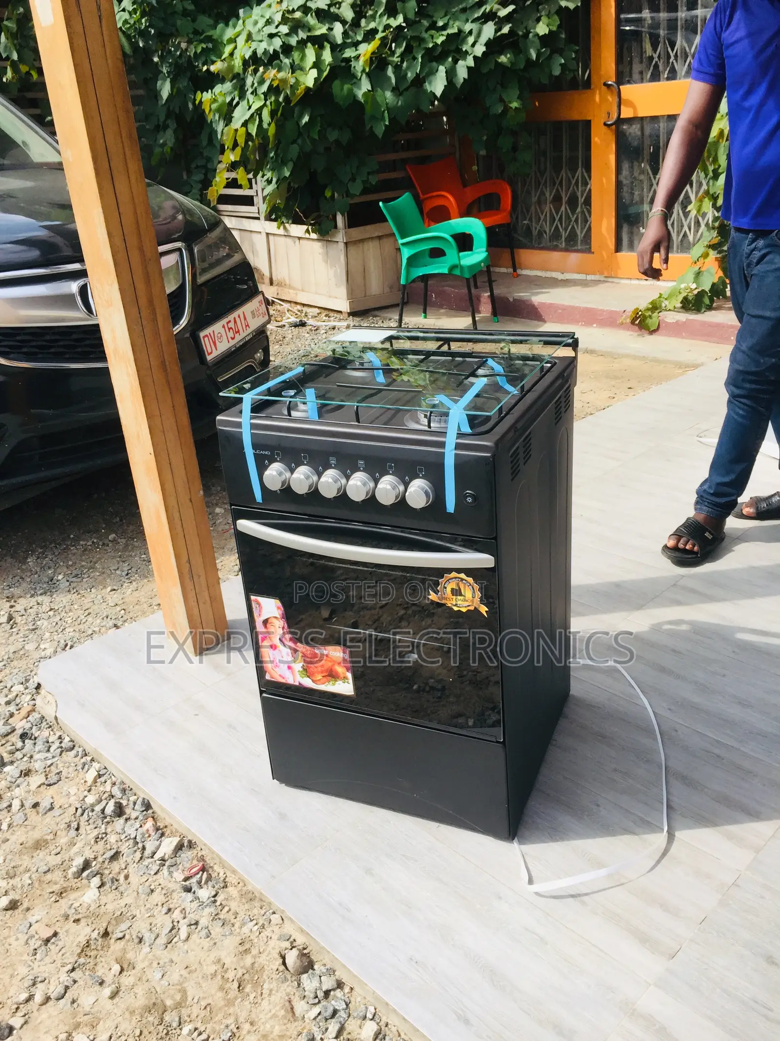 4burner Gas Cooler Oven 50/50 Black
