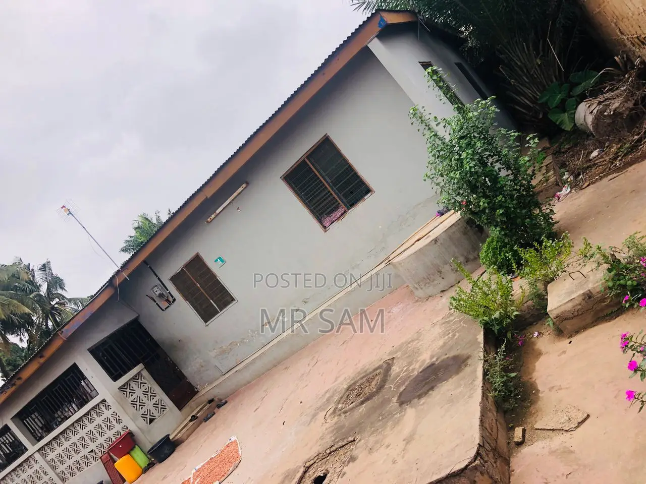 5bdrm House in Lapaz for sale