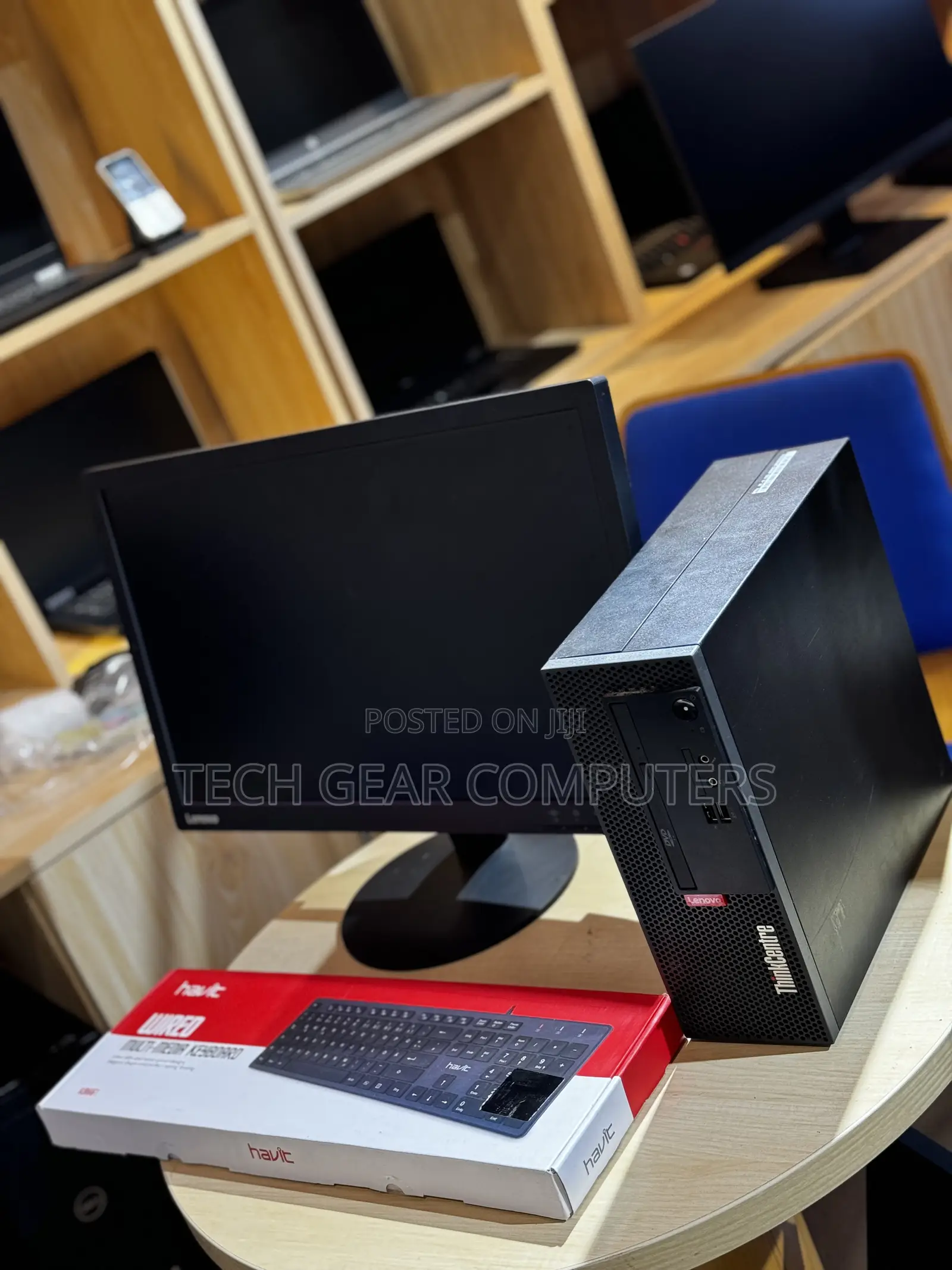 Desktop Computer Lenovo 8GB Intel Core I5 SSD 256GB