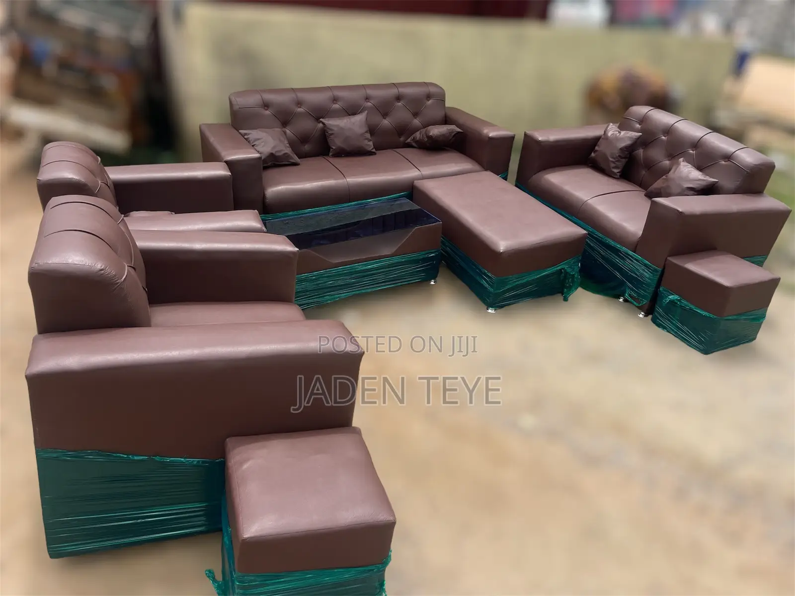 Brown Sofa Set Made to Last