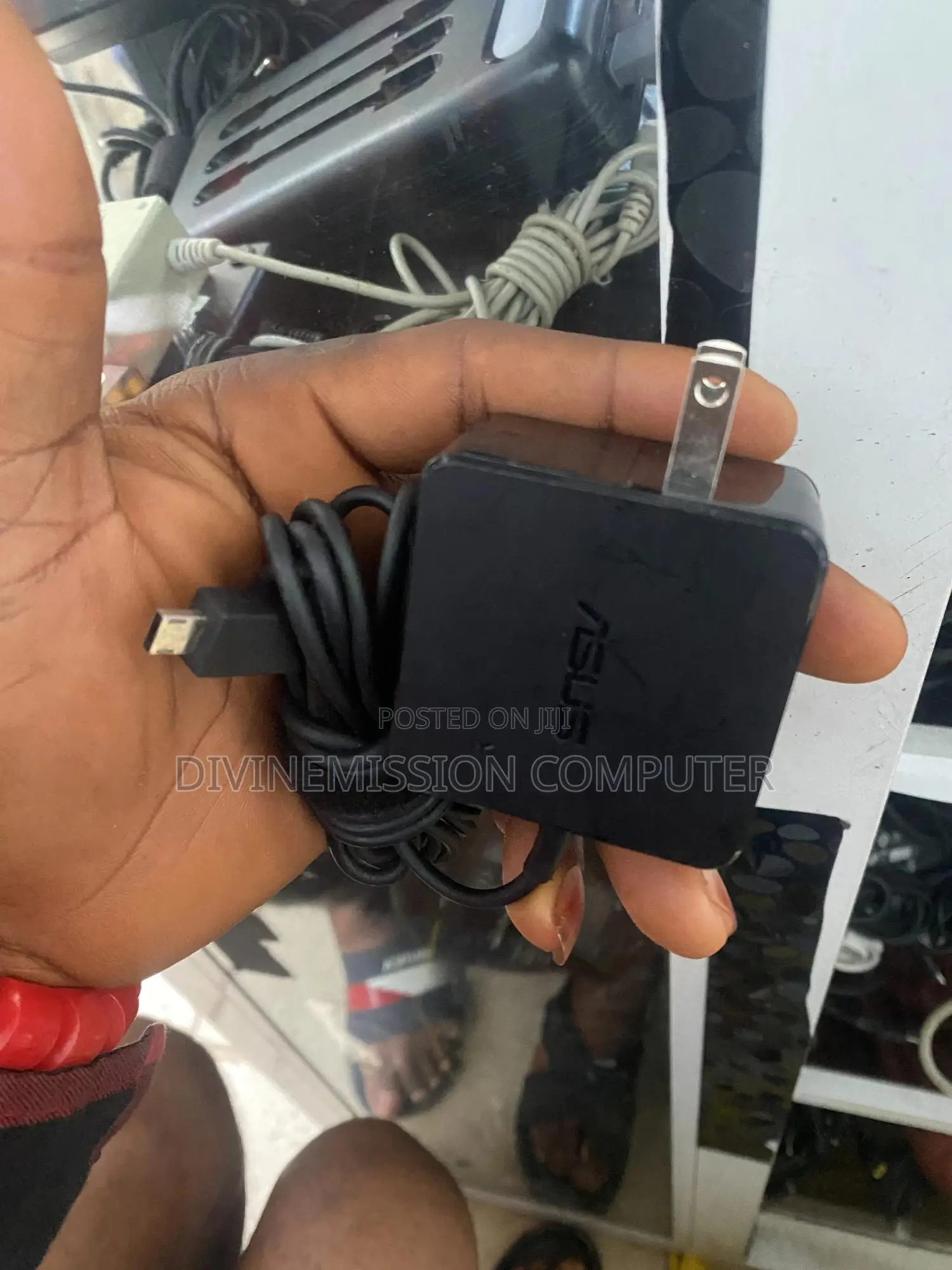 Asus AC Adapter /Charger Flat Mouth, 19v=1.75A Uk Used