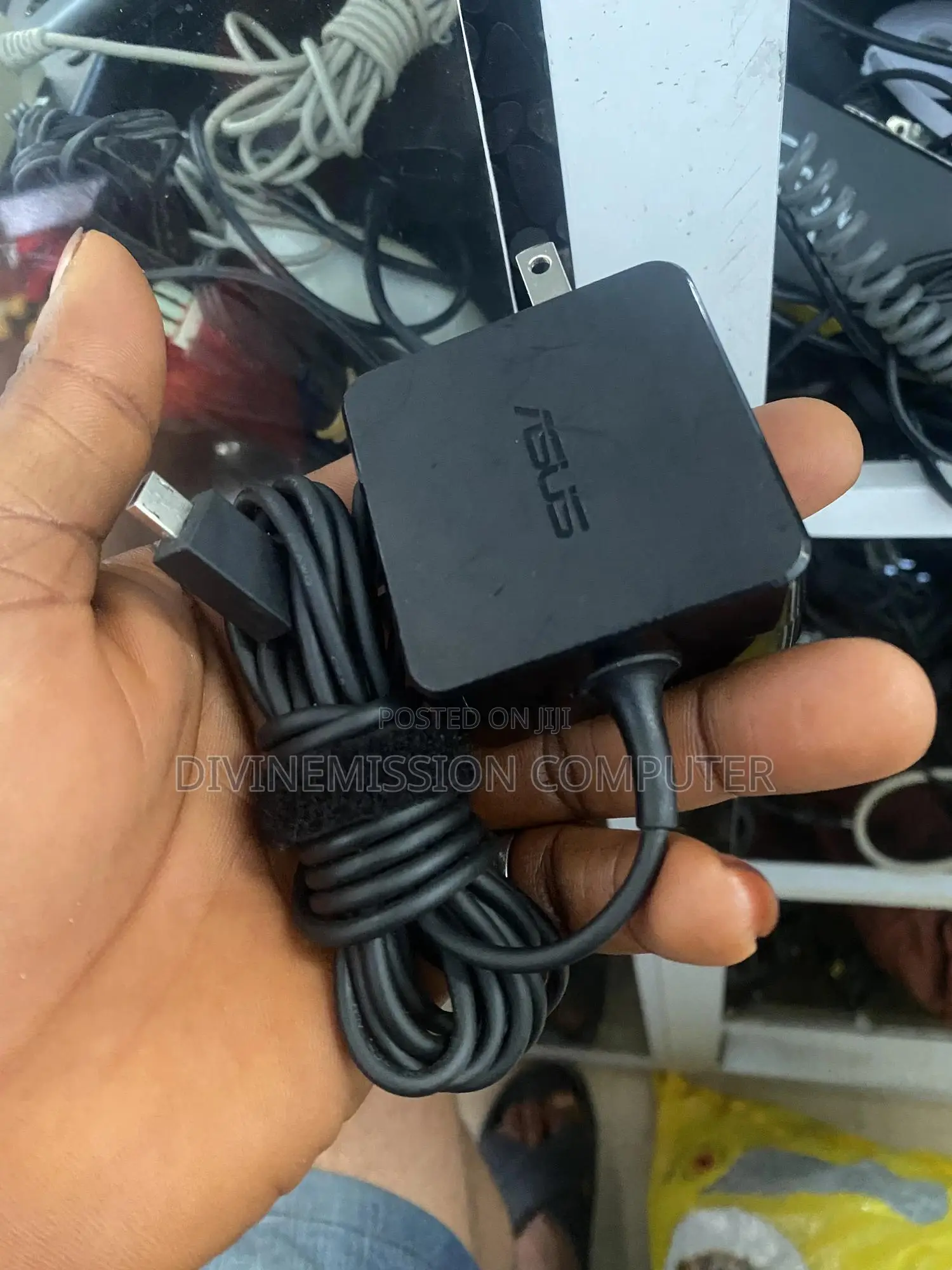 Asus AC Adapter /Charger Flat Mouth, 19v=1.75A Uk Used