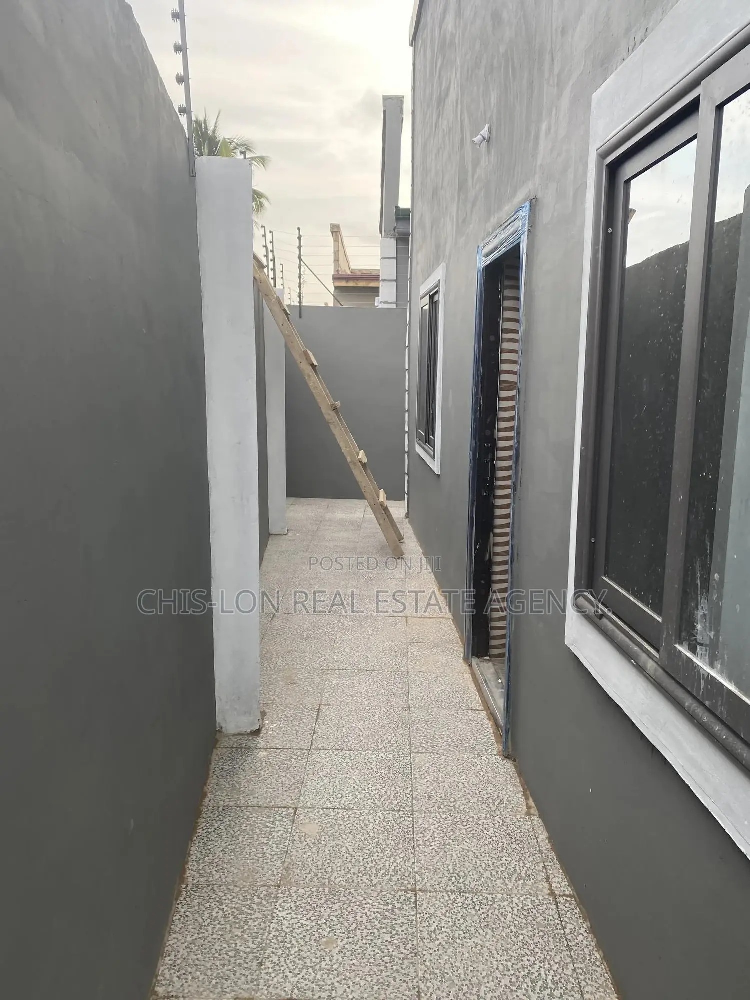3bdrm House in Sharp-Connect., Kasoa for sale