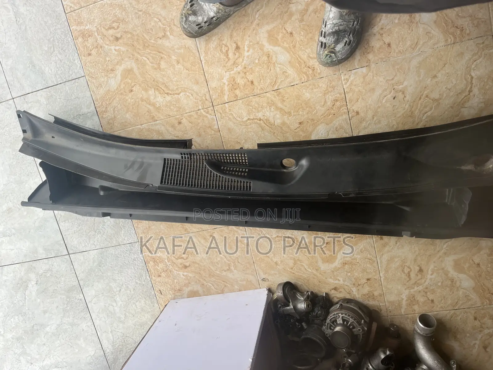Toyota Highlander 2022 Wiper Panel Available