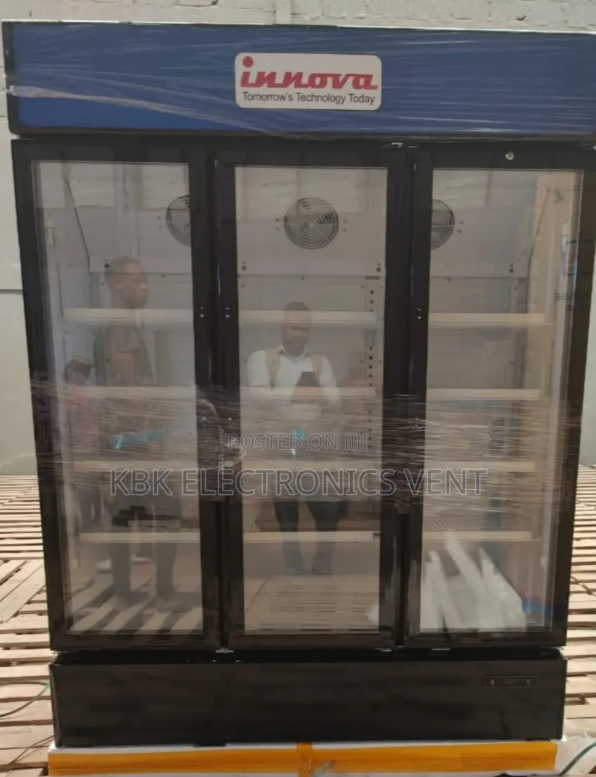 Innova 1000ltr 3doors Display Refrigerator