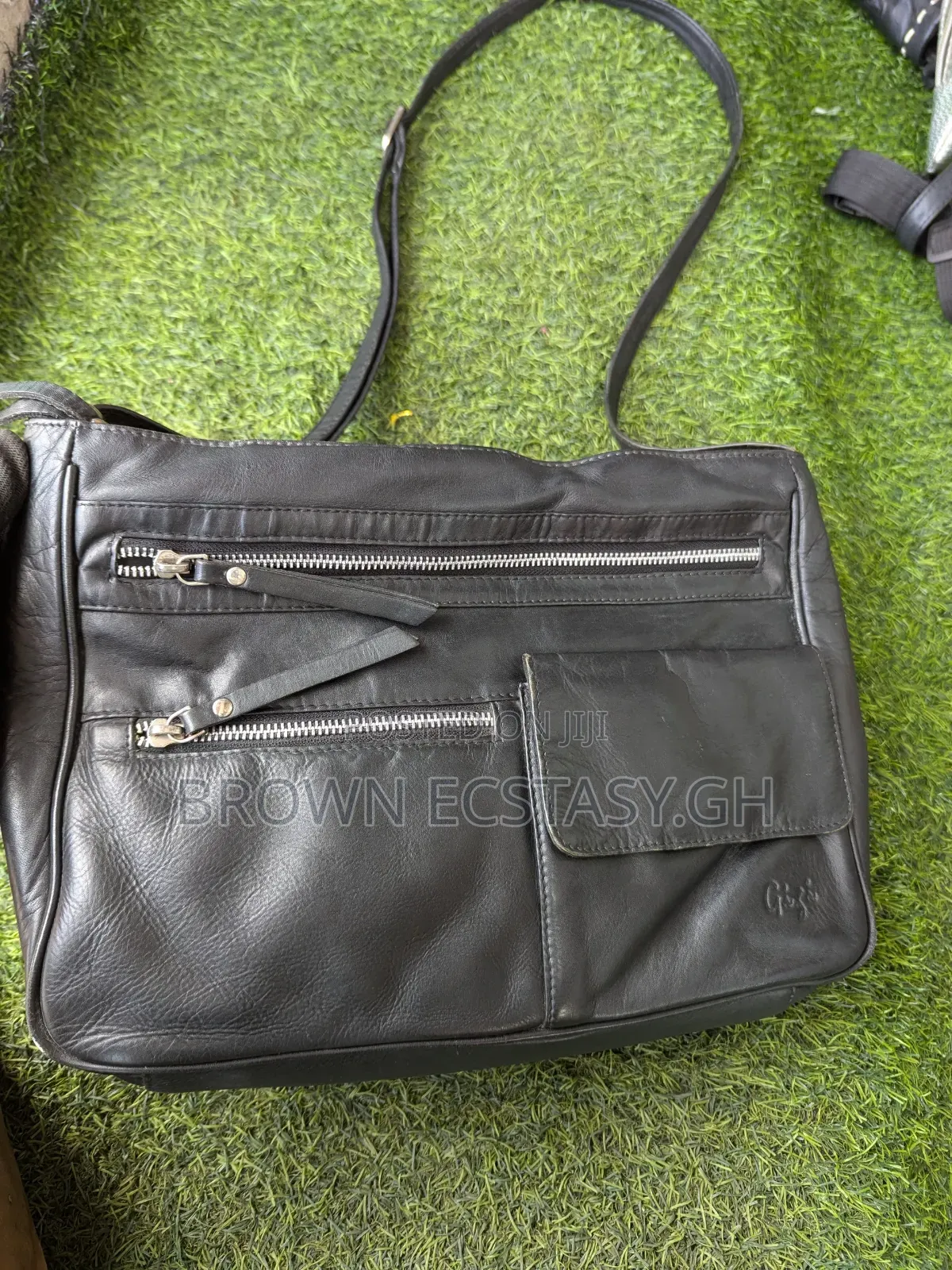 Gigi UK Used Crossbody Bag
