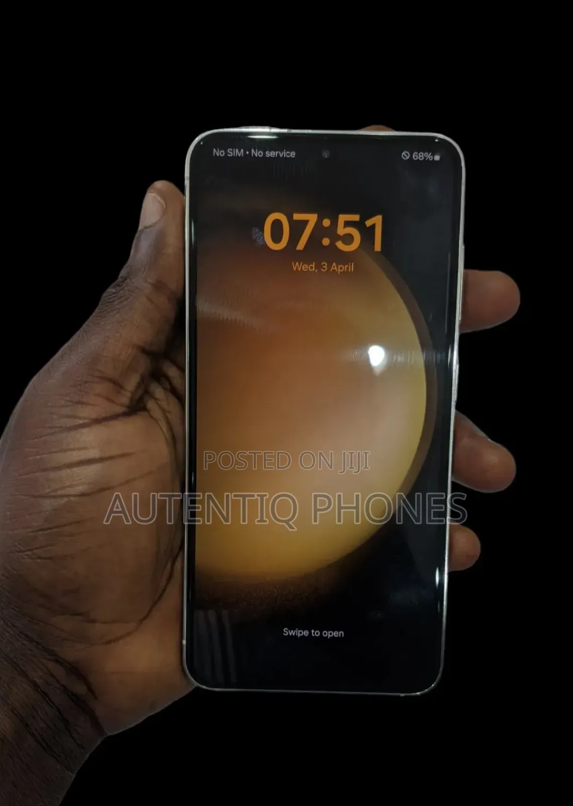 New Samsung Galaxy S22 5G 128 GB Gold