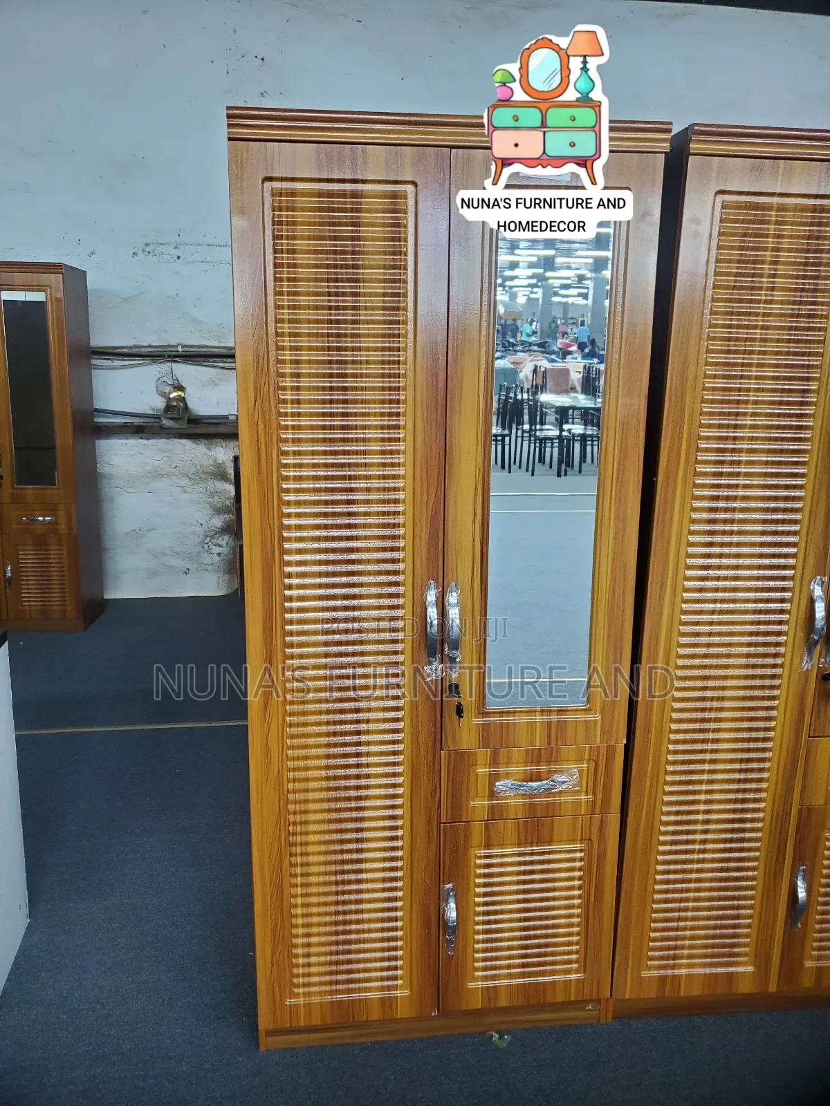 2 Doors Wardrobe With Mirror