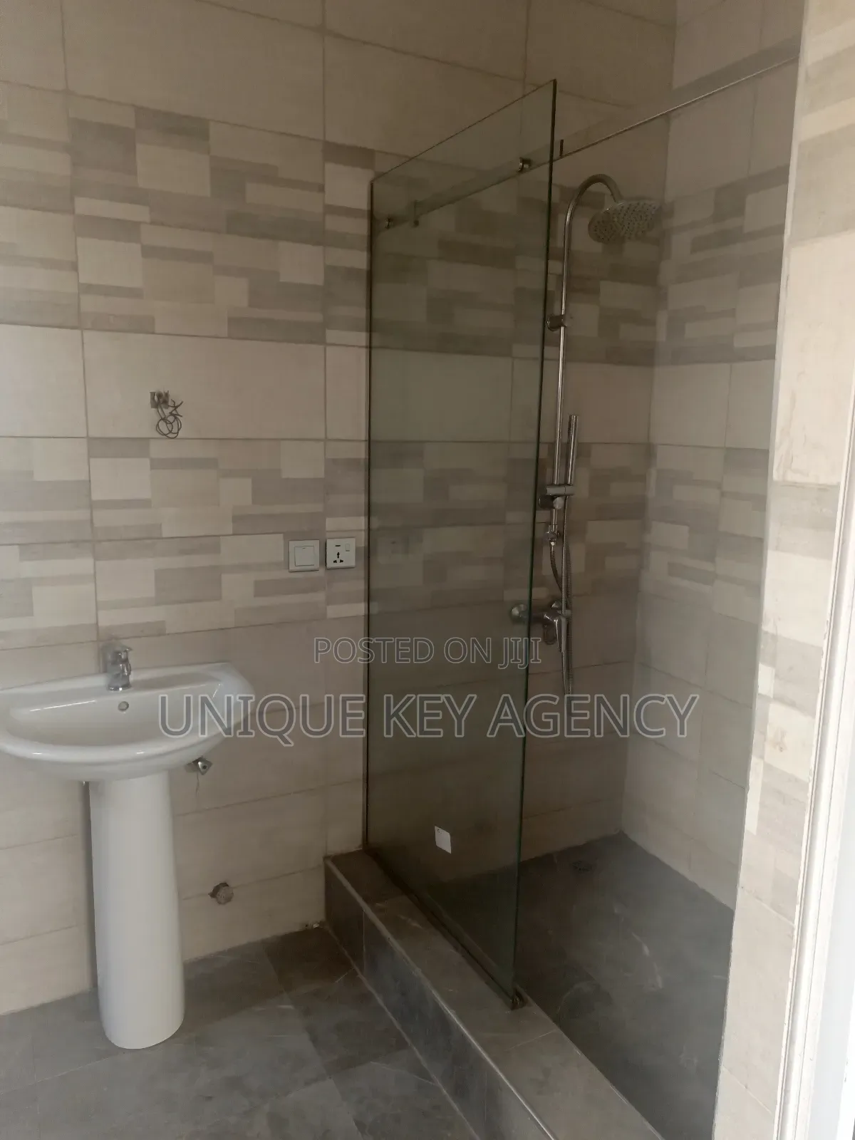 2bdrm Apartment in Unique Key Agency, A&C Mall Area for rent