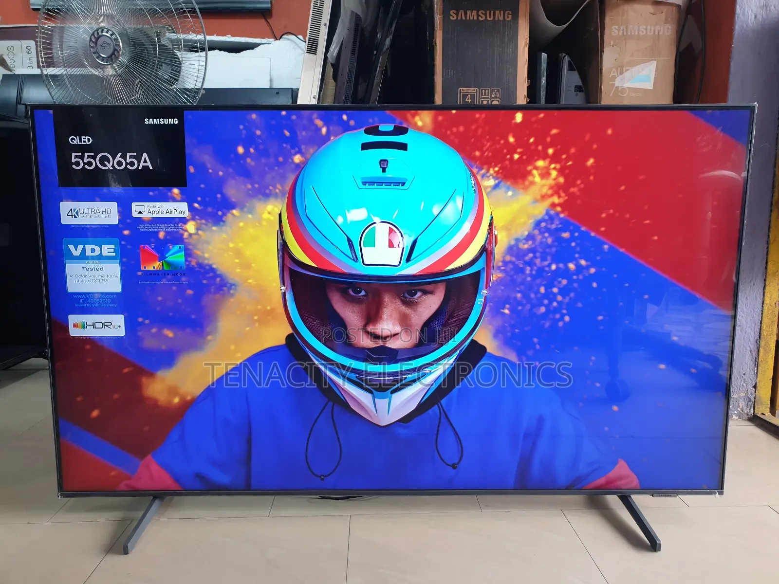 Qled Samsung 55"UHD HDR Smart Satellite TV