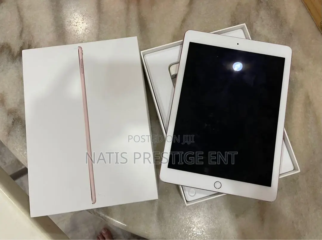 New Apple iPad 9.7 128 GB