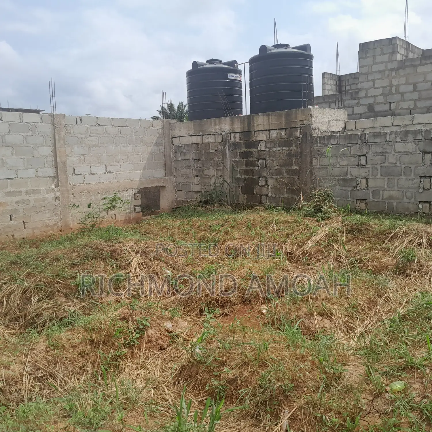Plot With Uncompleted Building for Sale at West Fijia