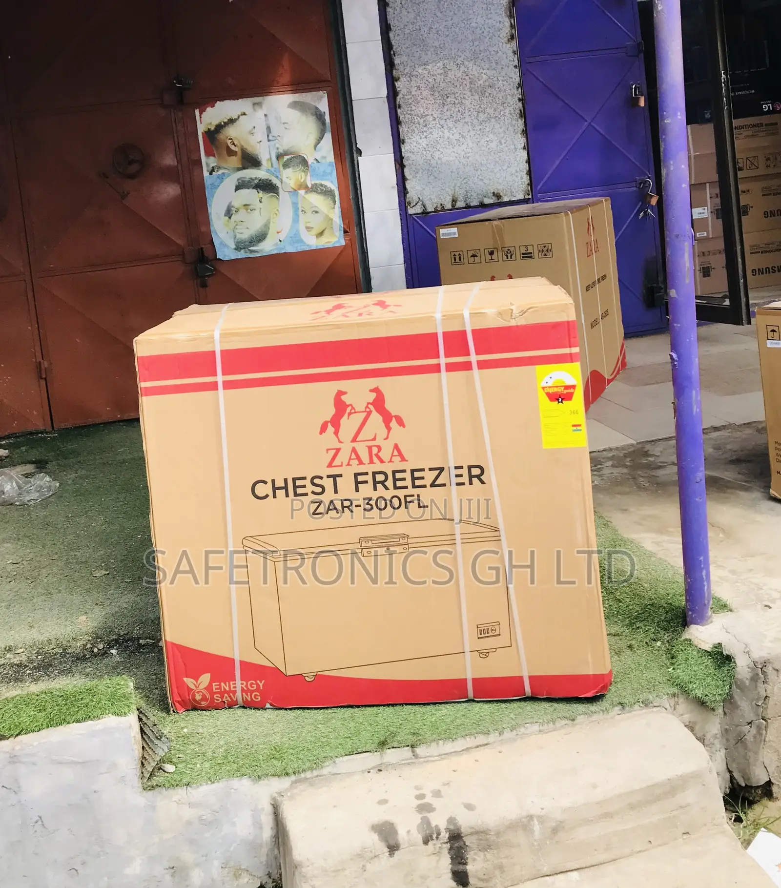 Electric Singledoor Gray Zara 300fl 238 Liters Chestfreezer