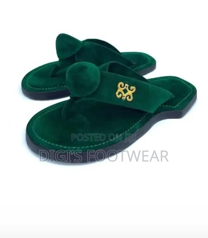 Green Suede Chawchaw/ Ahenema