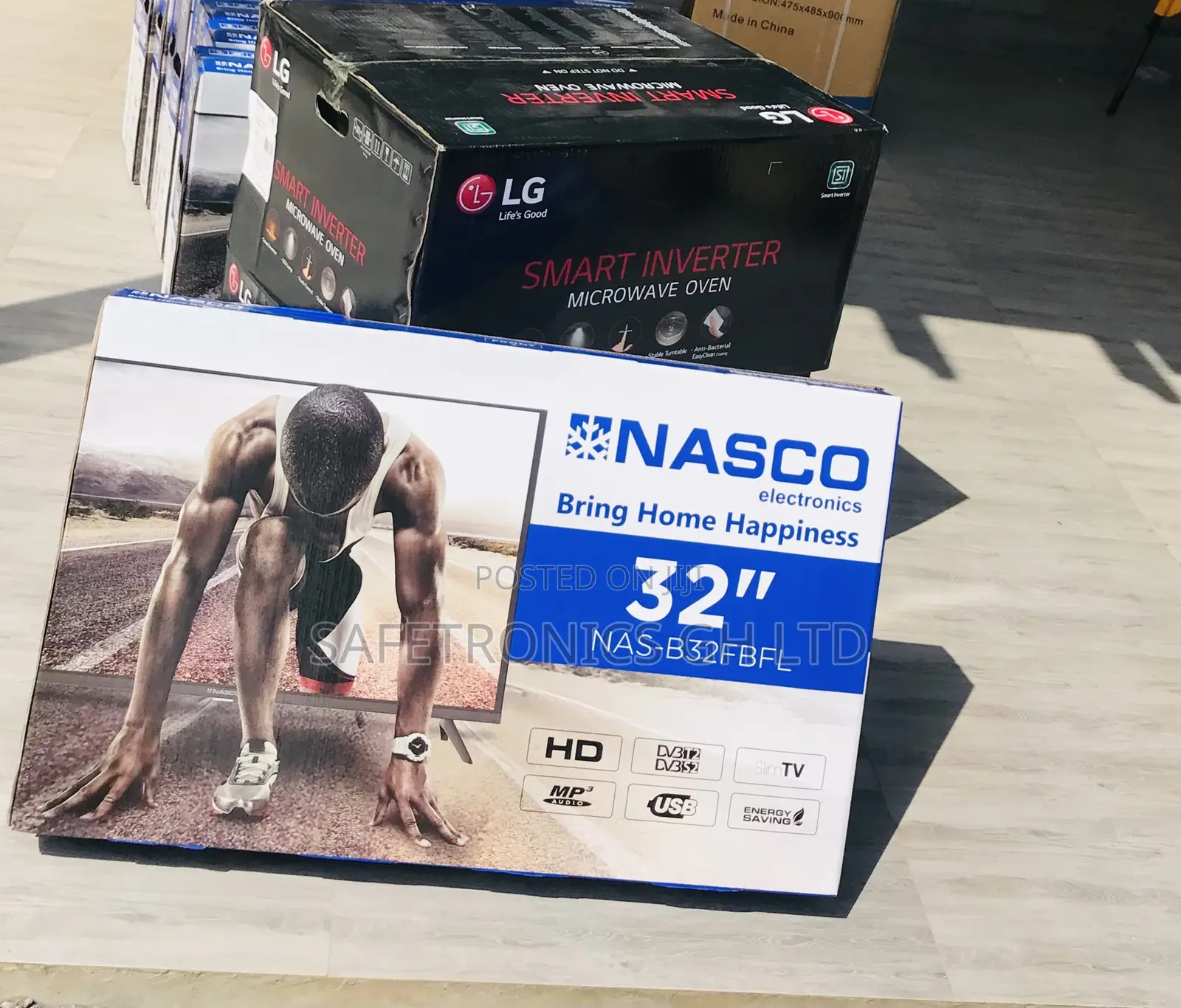 Brand New Nasco 32 Inch Digital Satellite (Black) Tv